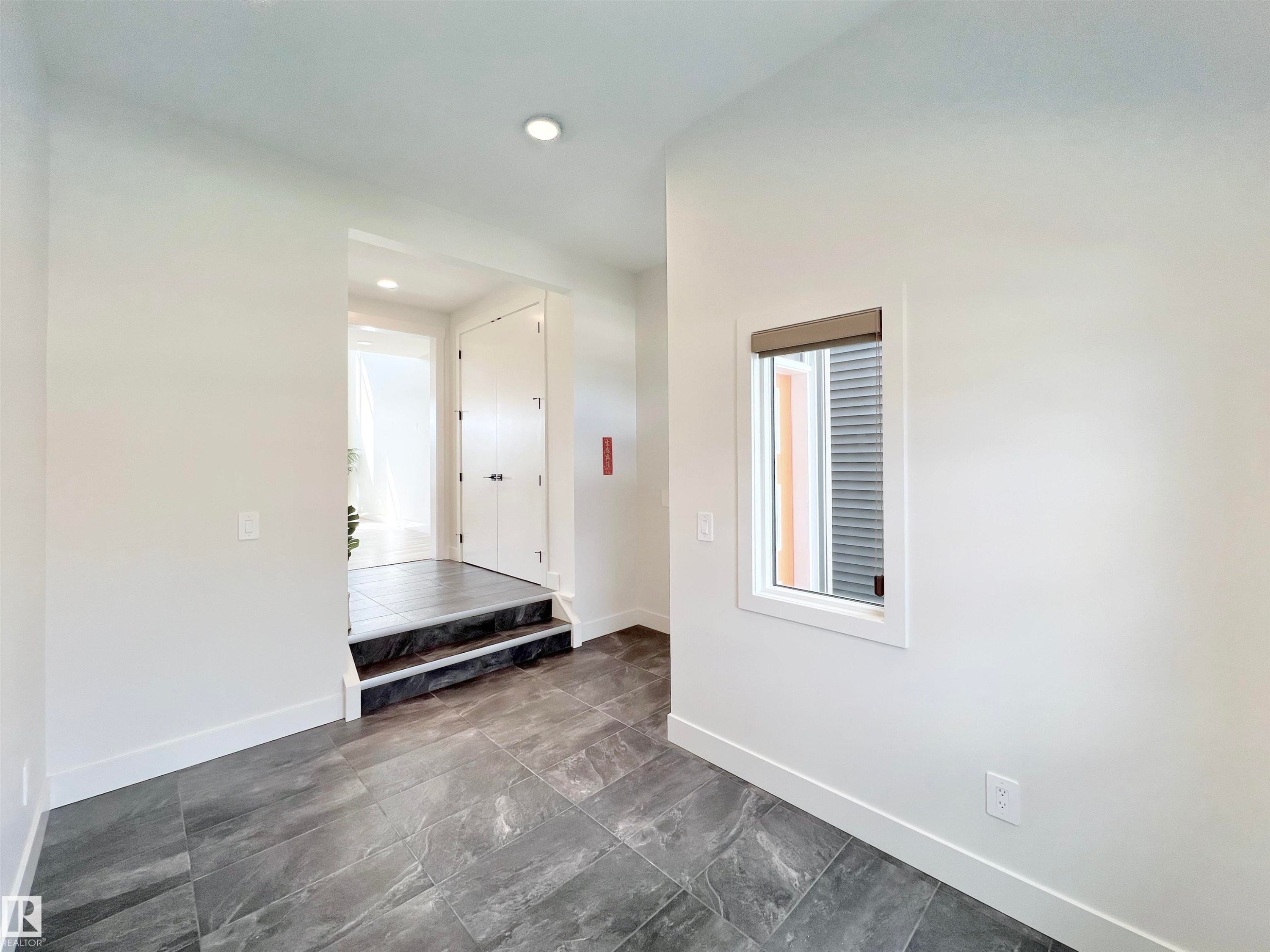 6045 King Landing Landing Sw, Edmonton, AB