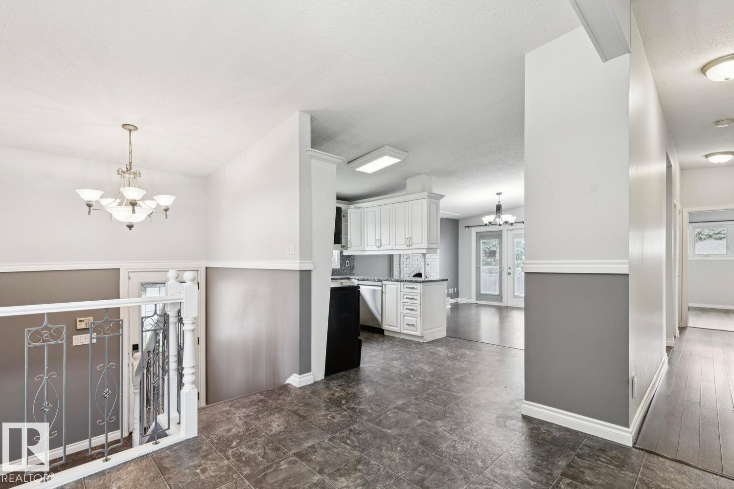 9312 151 Avenue Nw, Edmonton, AB