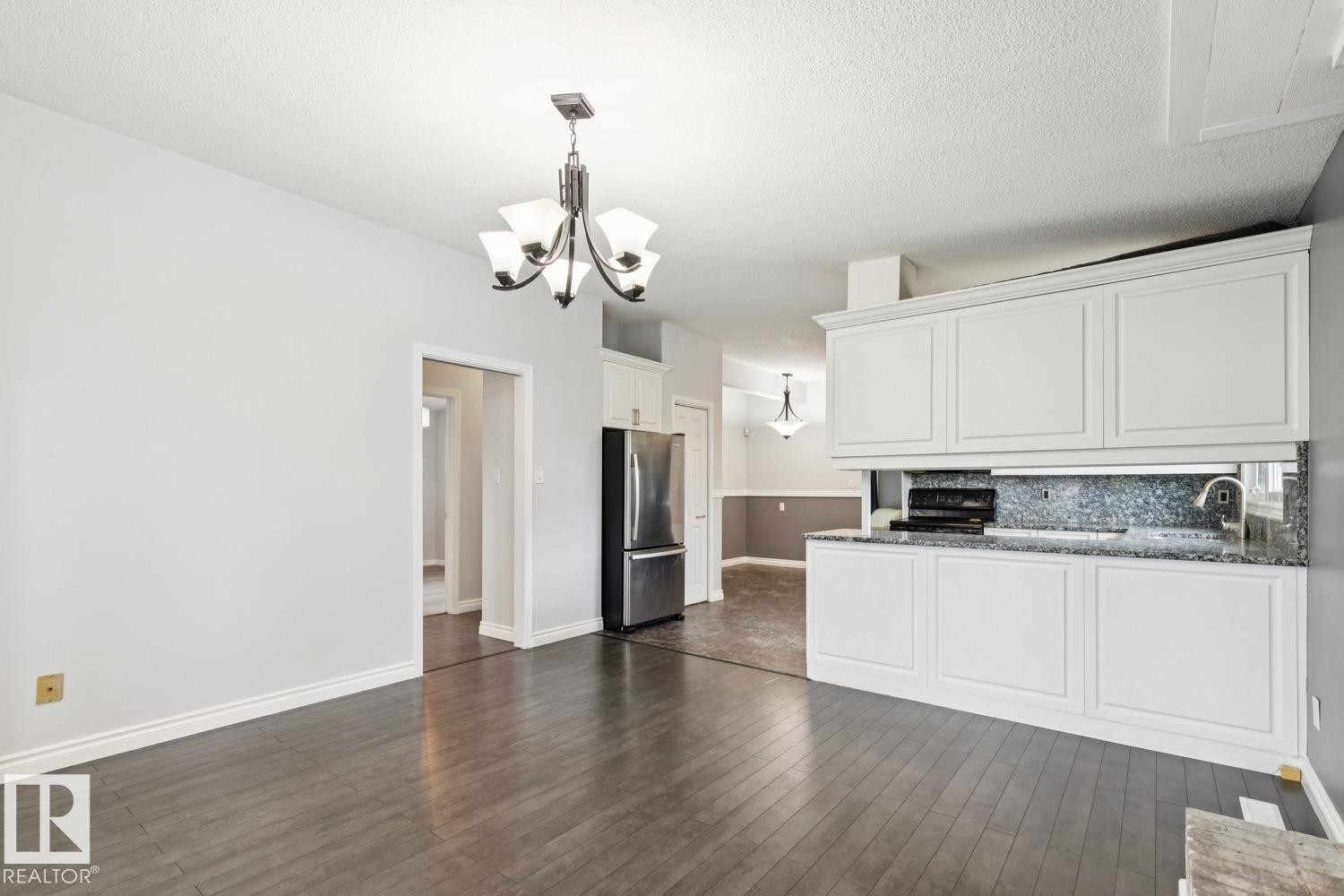 9312 151 Avenue Nw, Edmonton, AB