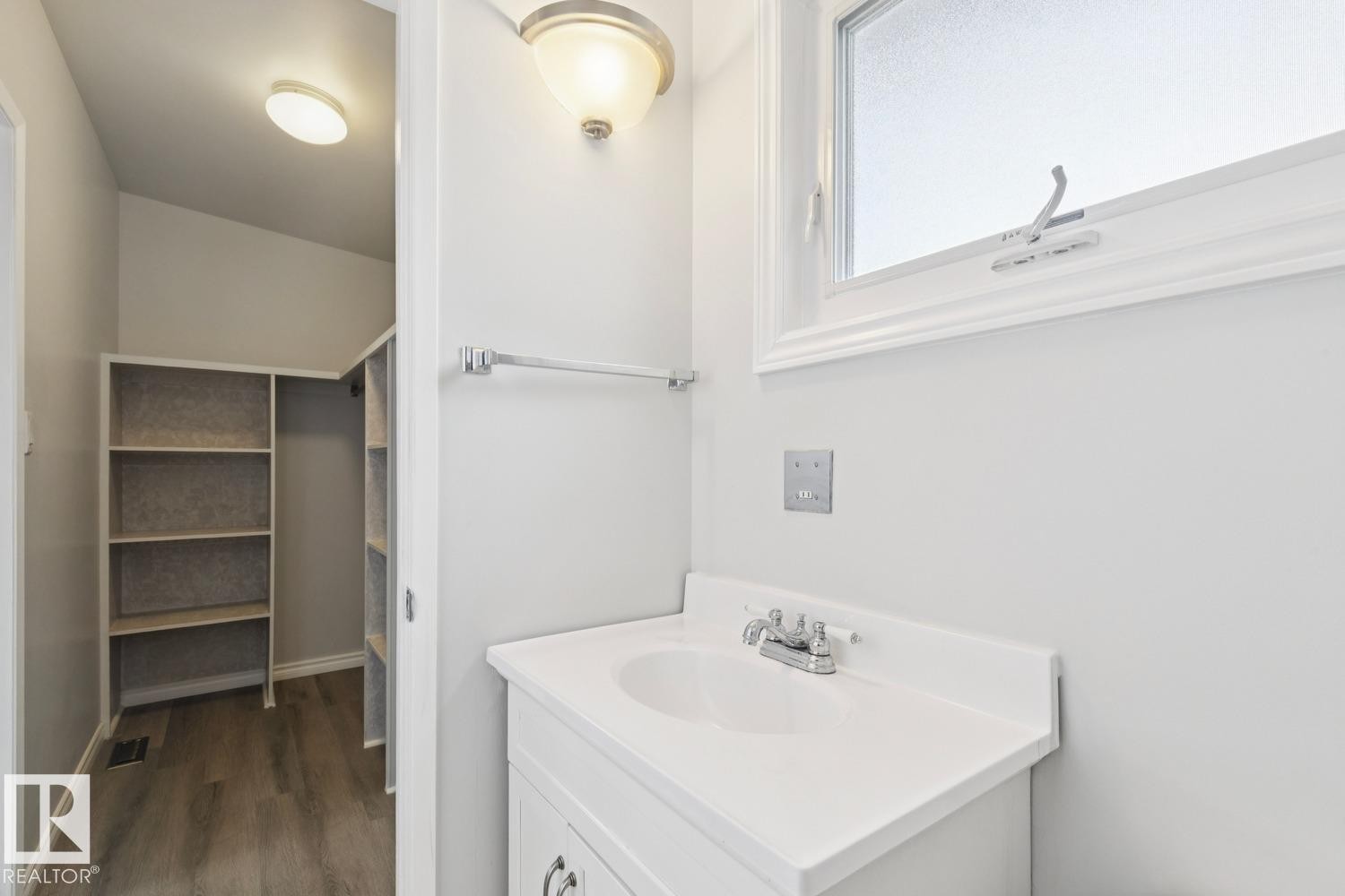 9312 151 Avenue Nw, Edmonton, AB