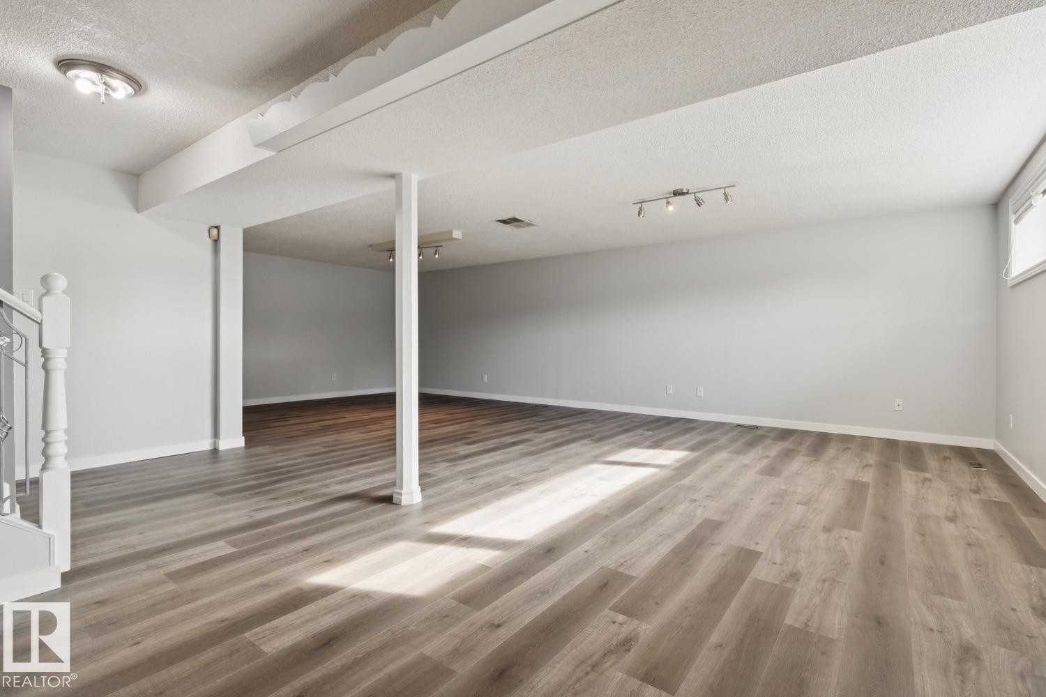 9312 151 Avenue Nw, Edmonton, AB