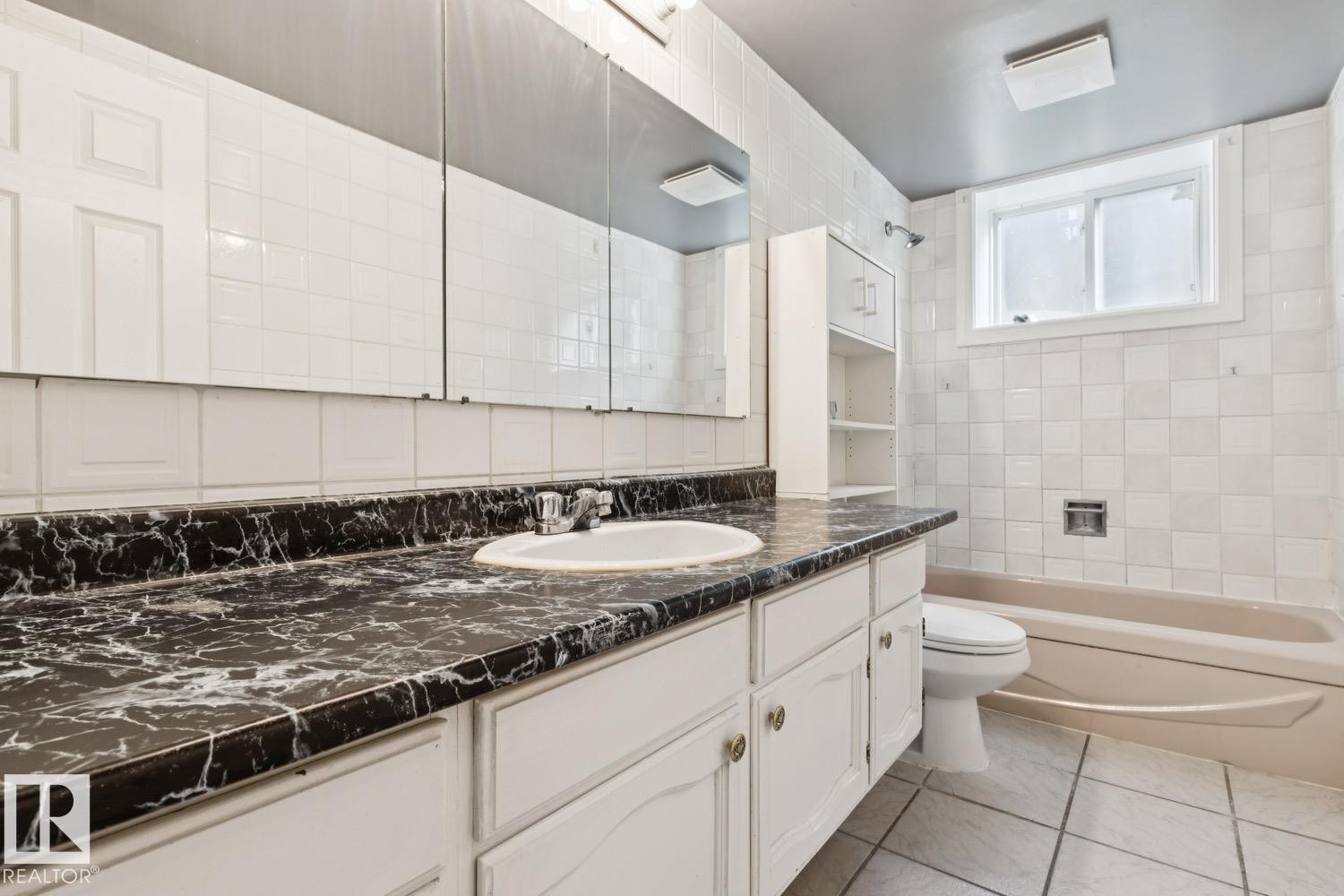 9312 151 Avenue Nw, Edmonton, AB