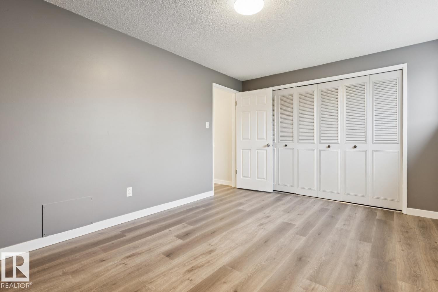 9312 151 Avenue Nw, Edmonton, AB