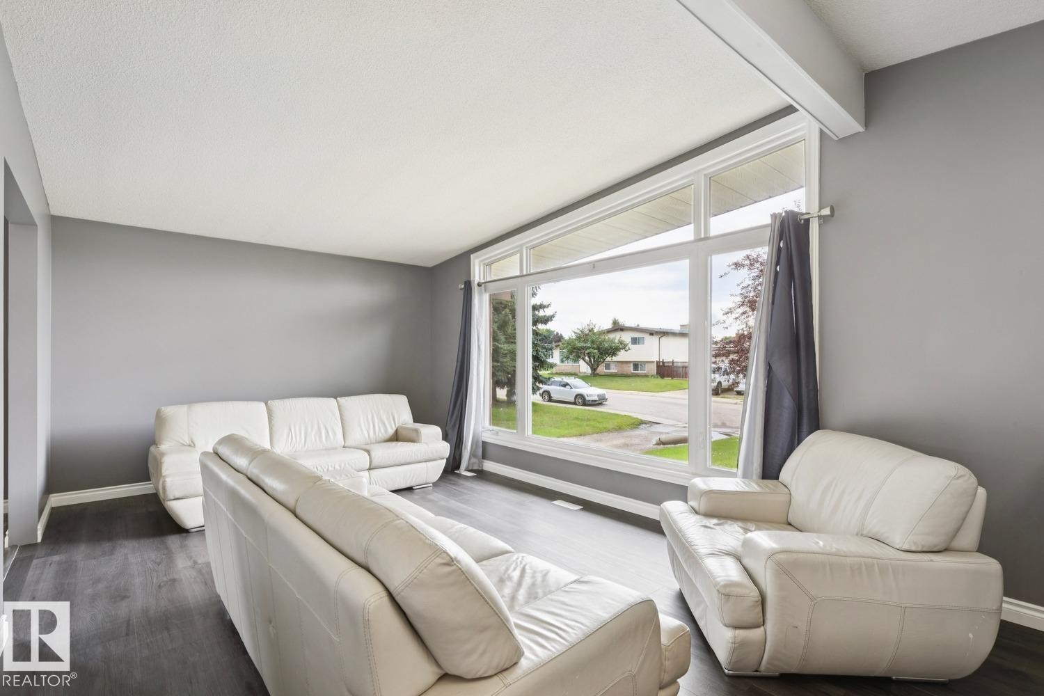 9312 151 Avenue Nw, Edmonton, AB