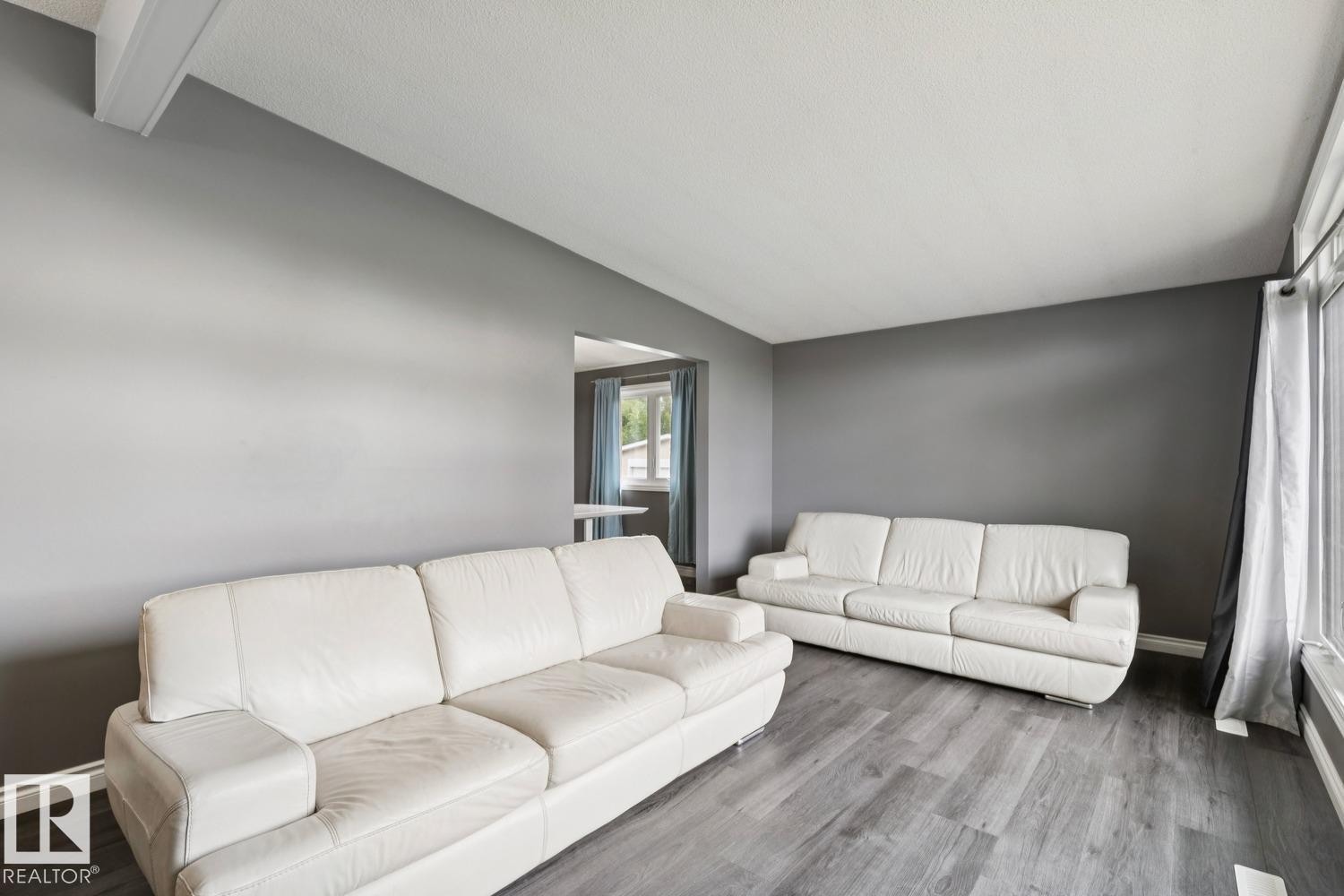 9312 151 Avenue Nw, Edmonton, AB
