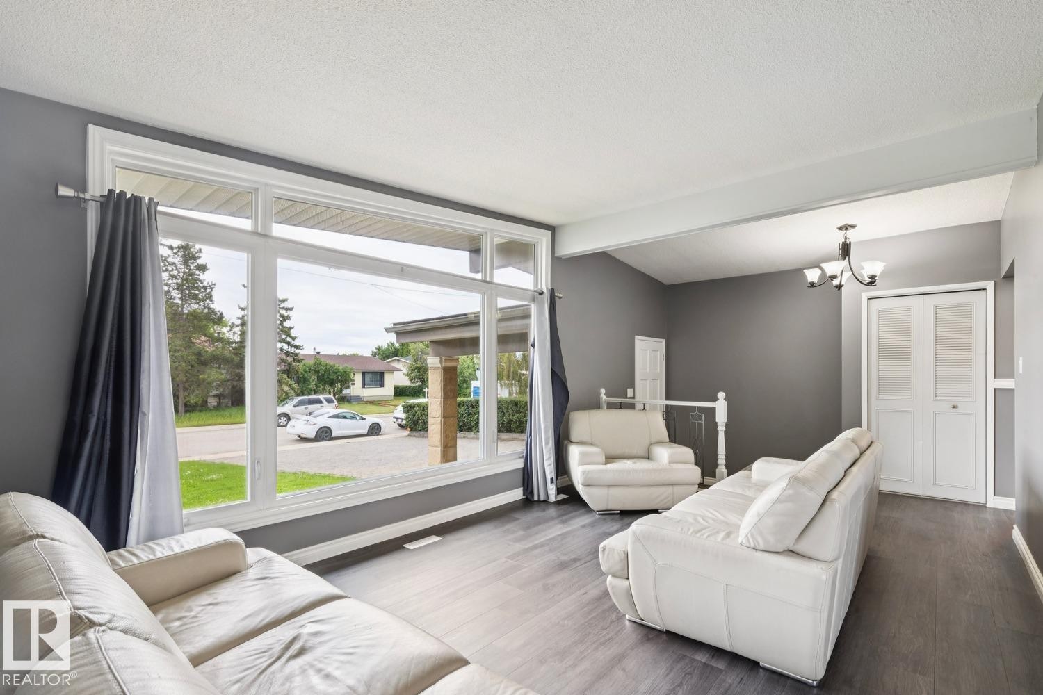 9312 151 Avenue Nw, Edmonton, AB