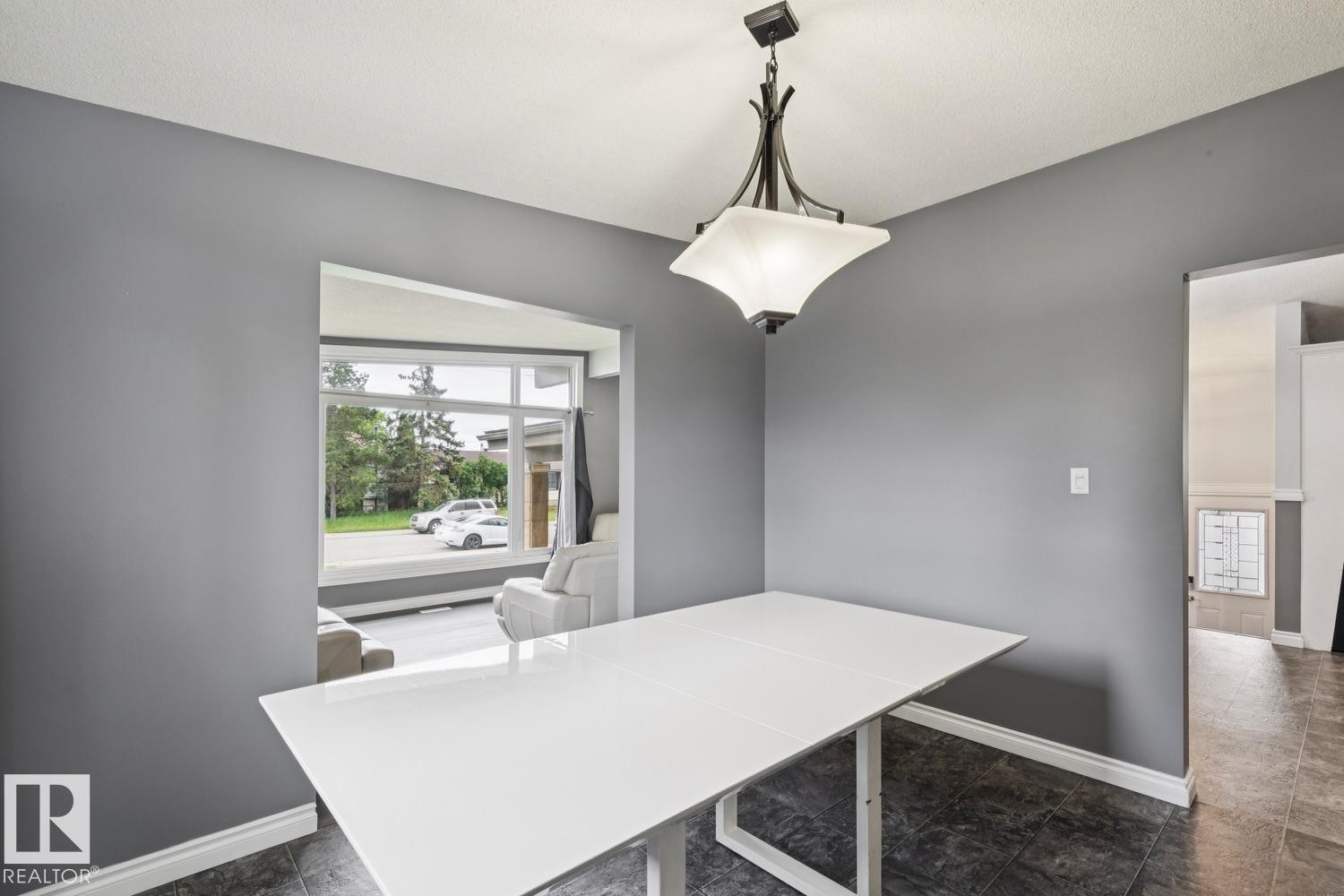 9312 151 Avenue Nw, Edmonton, AB
