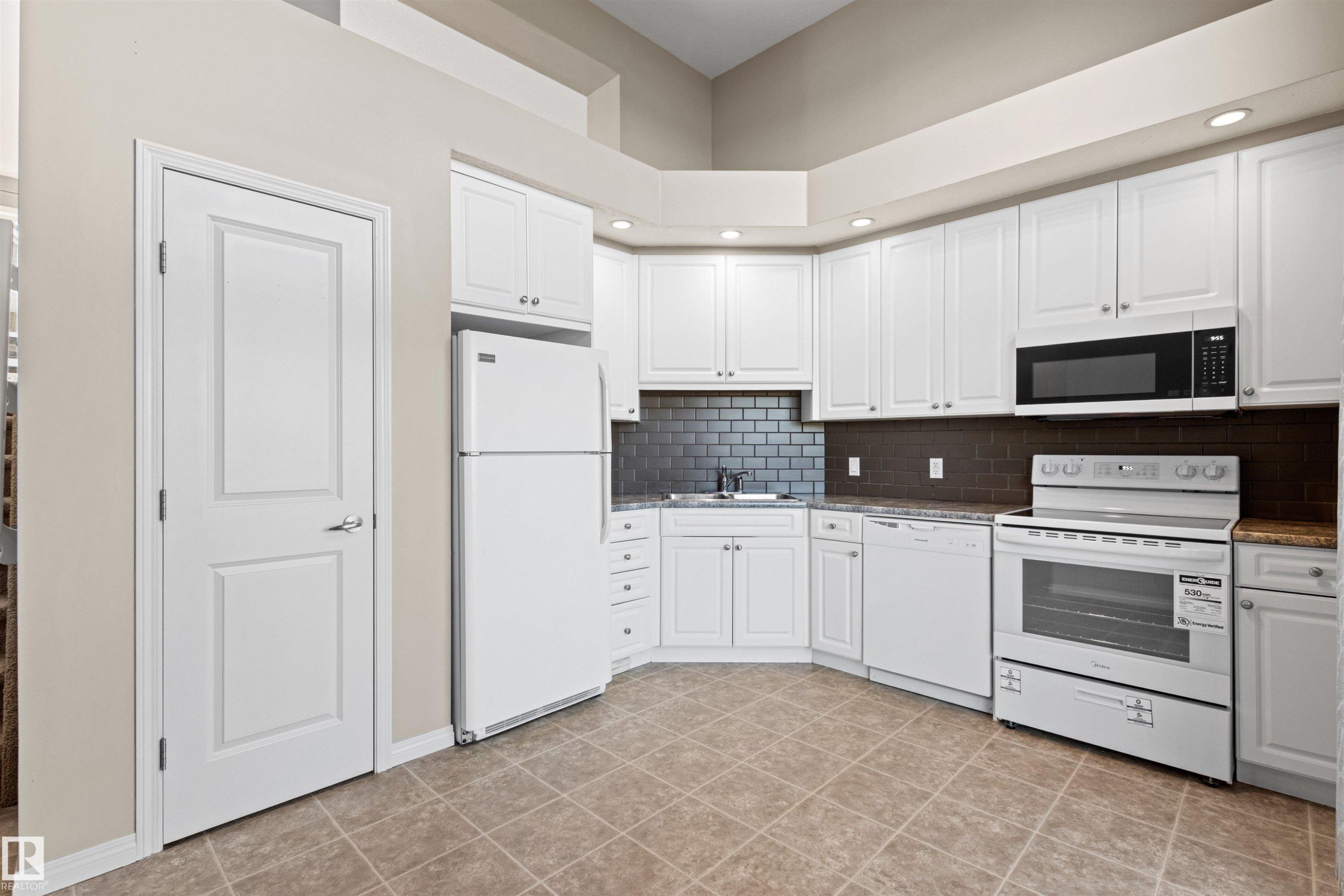#30 9904 101 Av, Morinville, AB