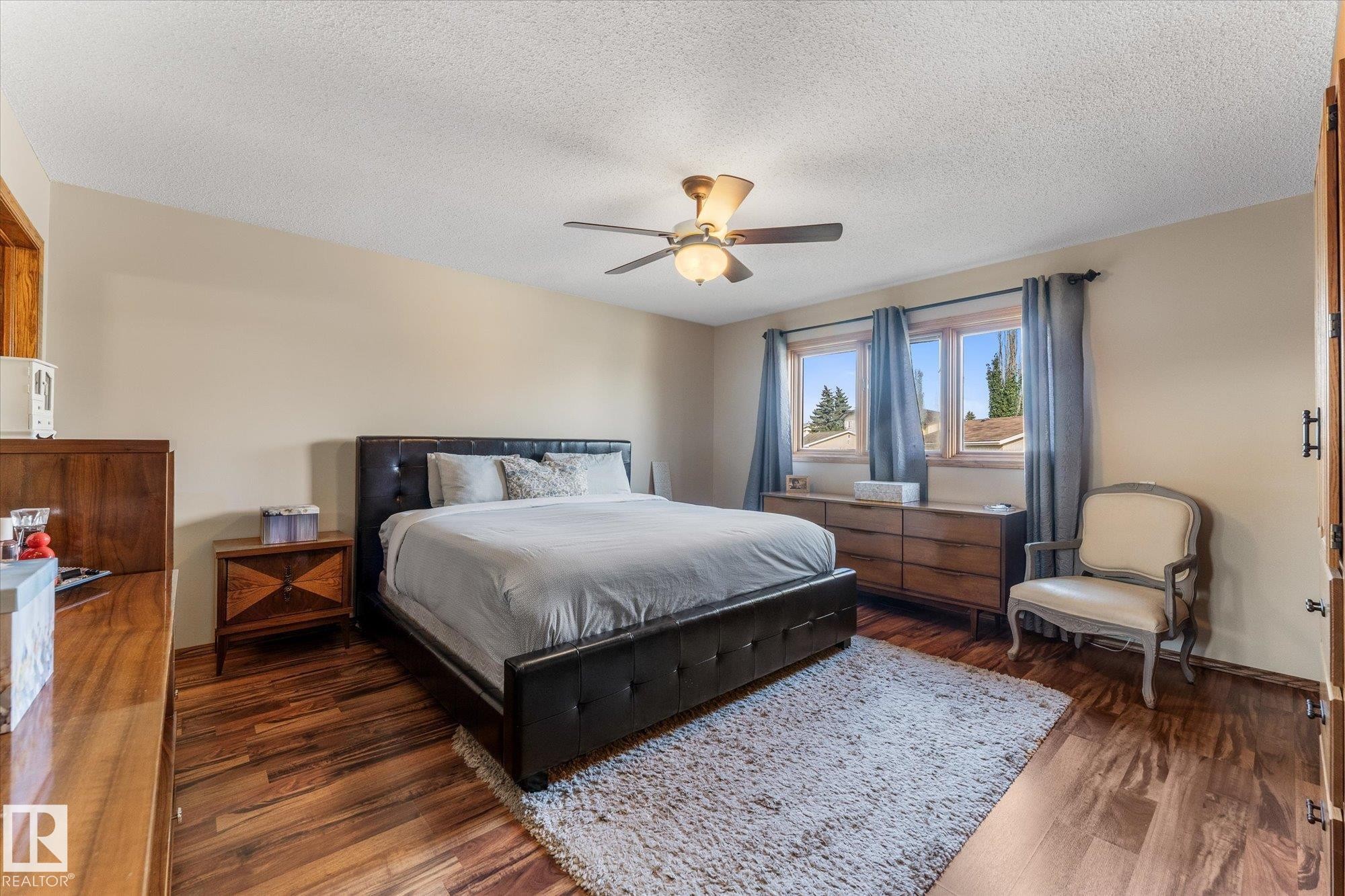 9504 139 Avenue Nw, Edmonton, AB