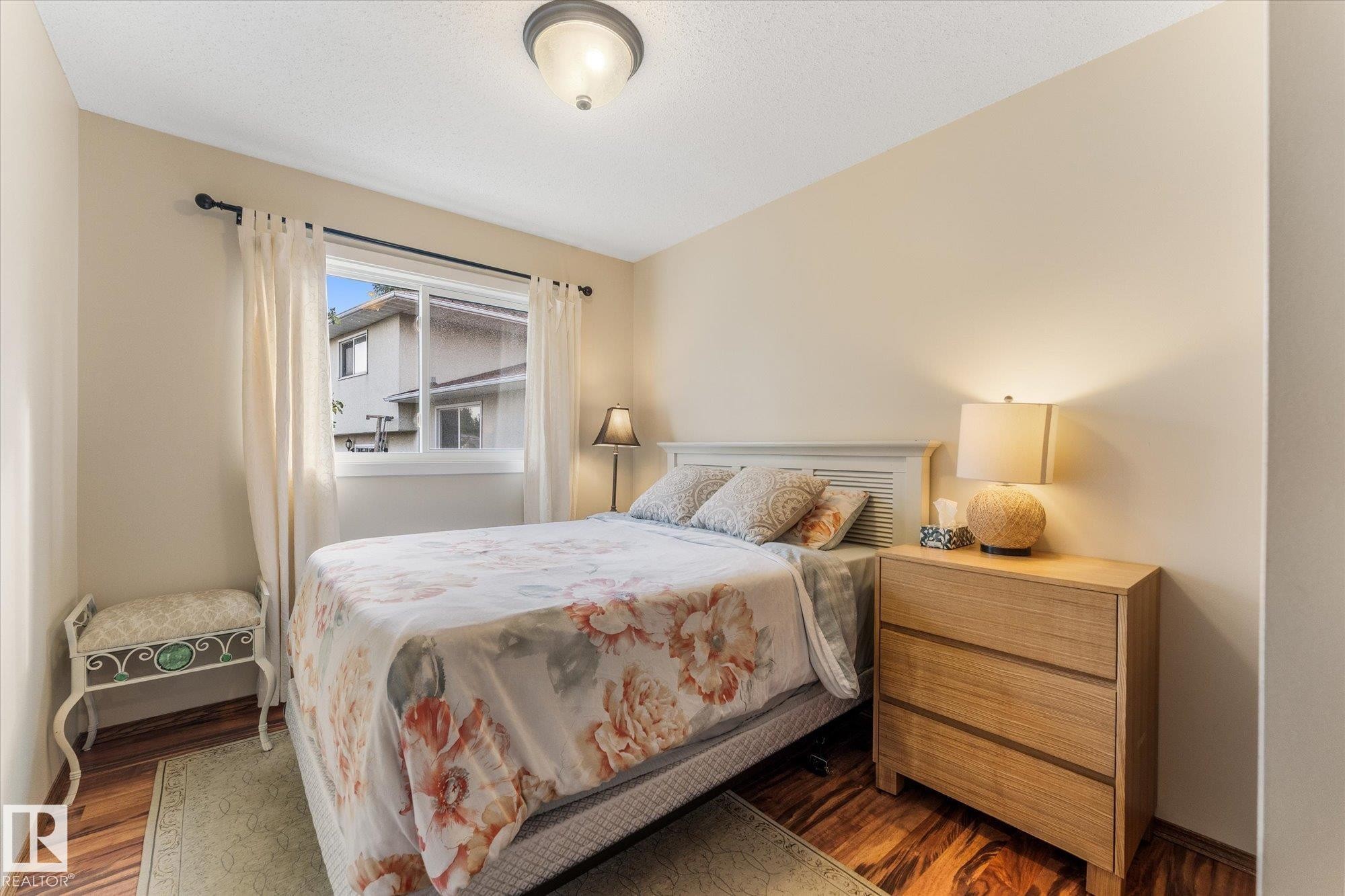 9504 139 Avenue Nw, Edmonton, AB