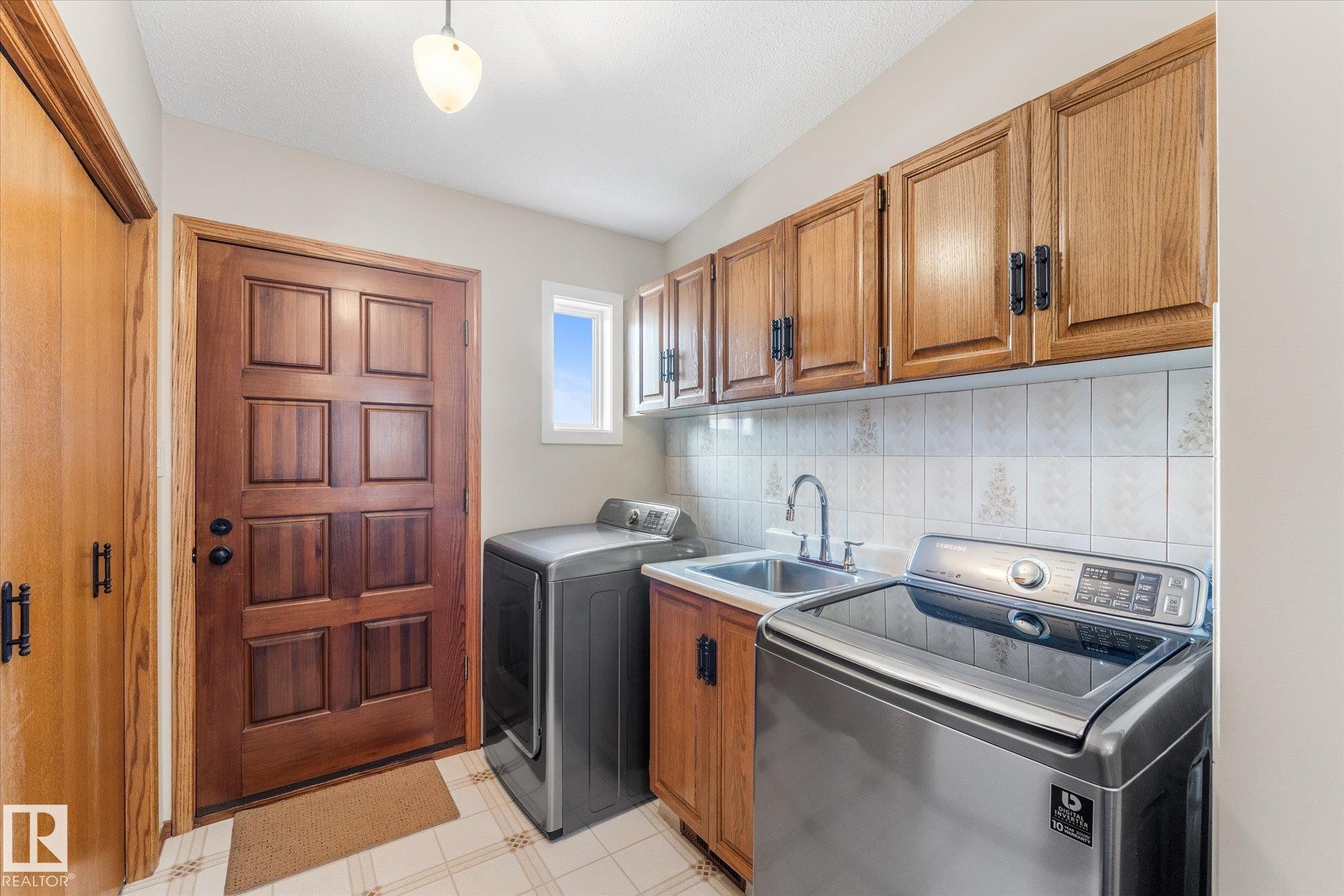 9504 139 Avenue Nw, Edmonton, AB