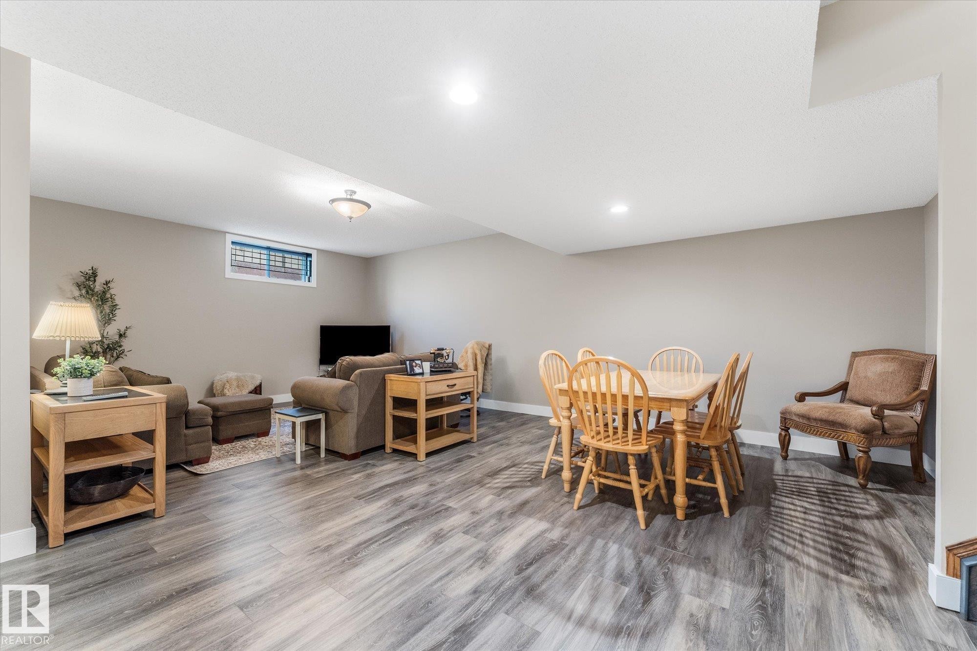 9504 139 Avenue Nw, Edmonton, AB