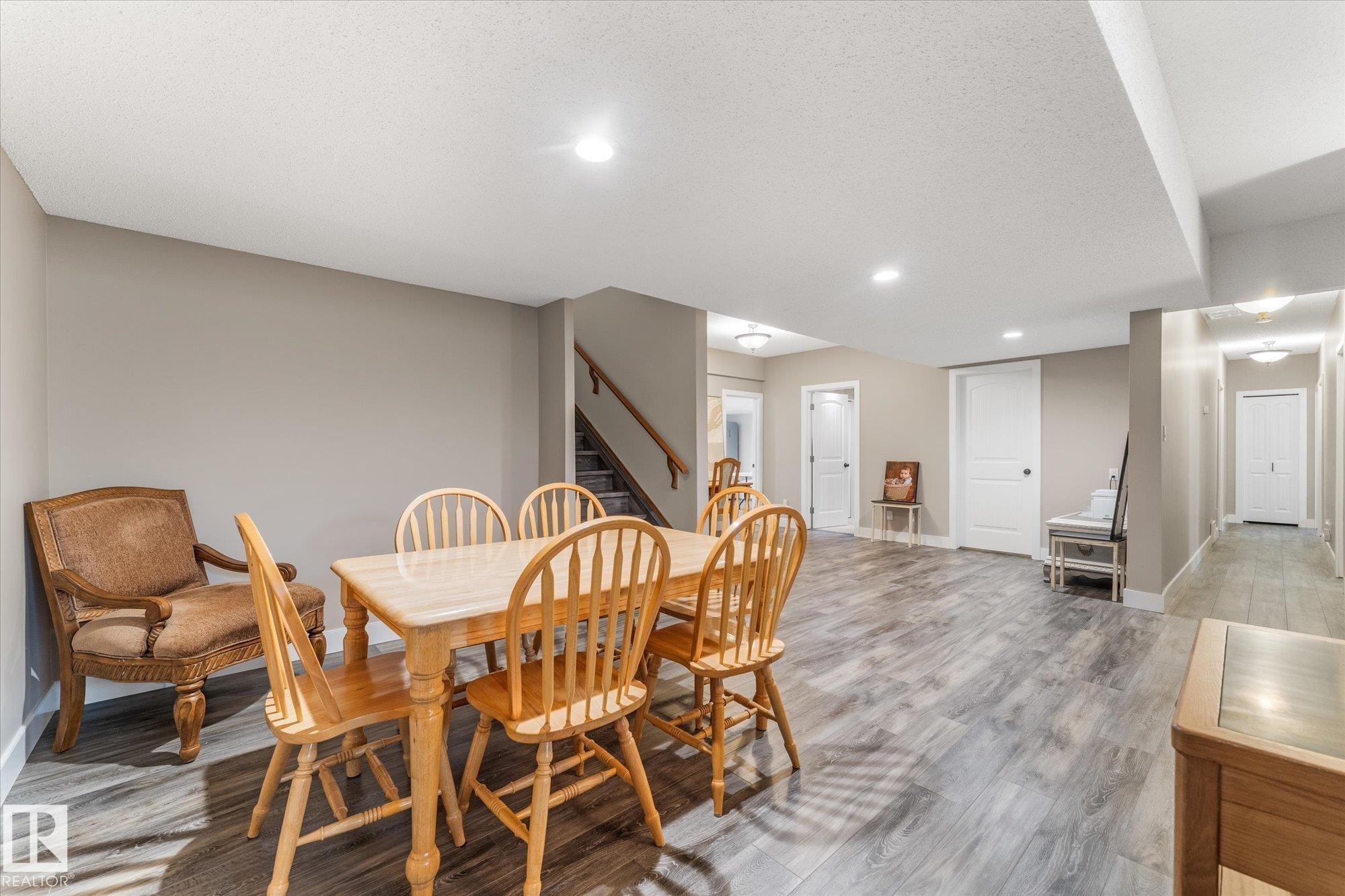 9504 139 Avenue Nw, Edmonton, AB