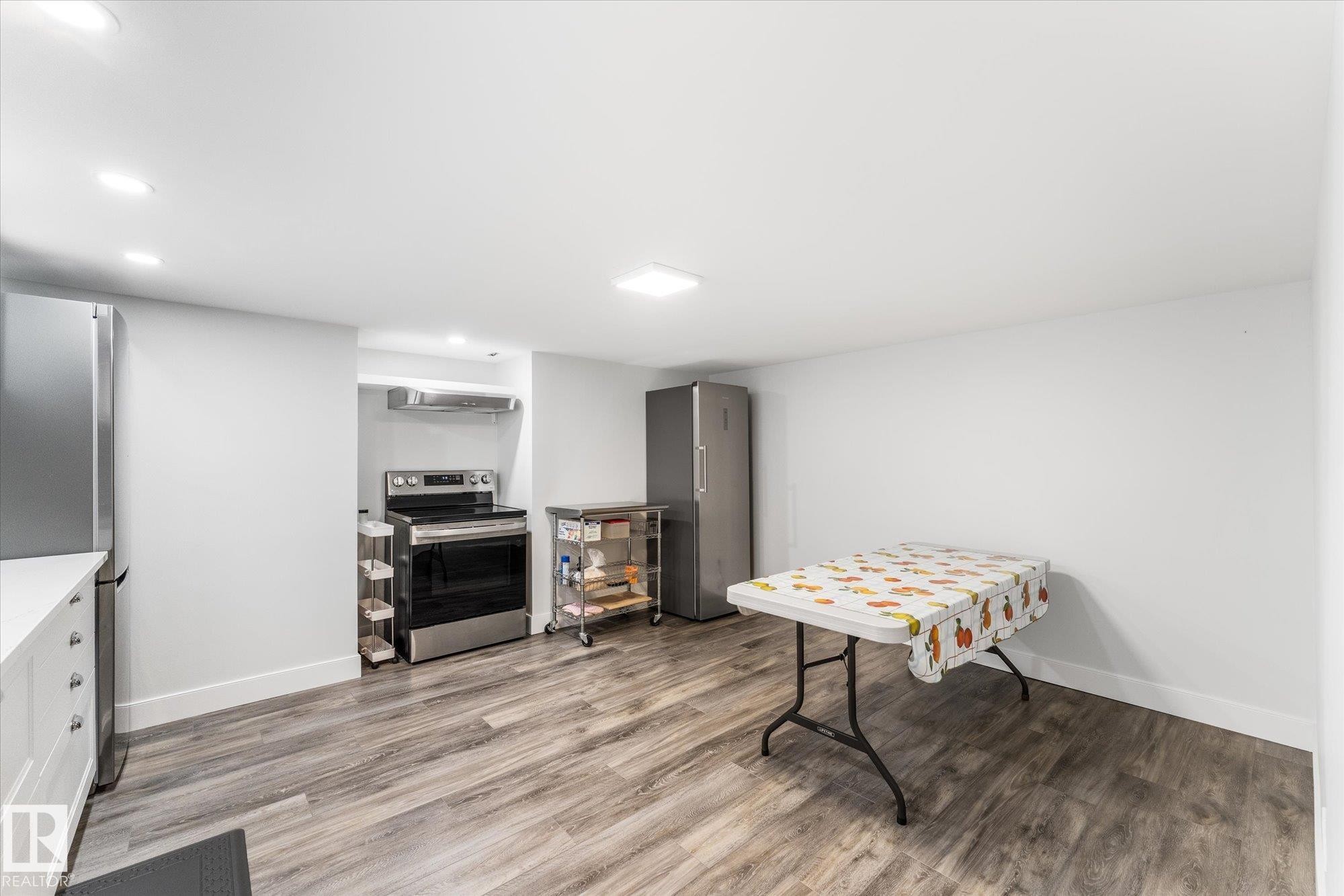 9504 139 Avenue Nw, Edmonton, AB