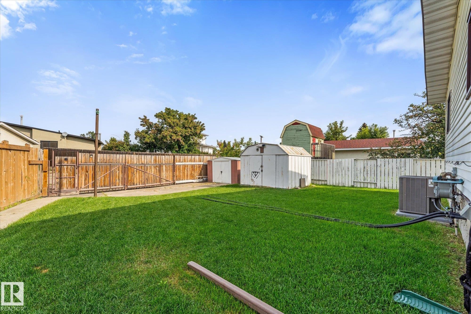 9504 139 Avenue Nw, Edmonton, AB