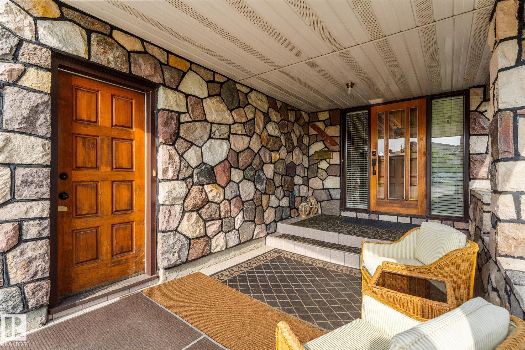 9504 139 Avenue Nw, Edmonton, AB