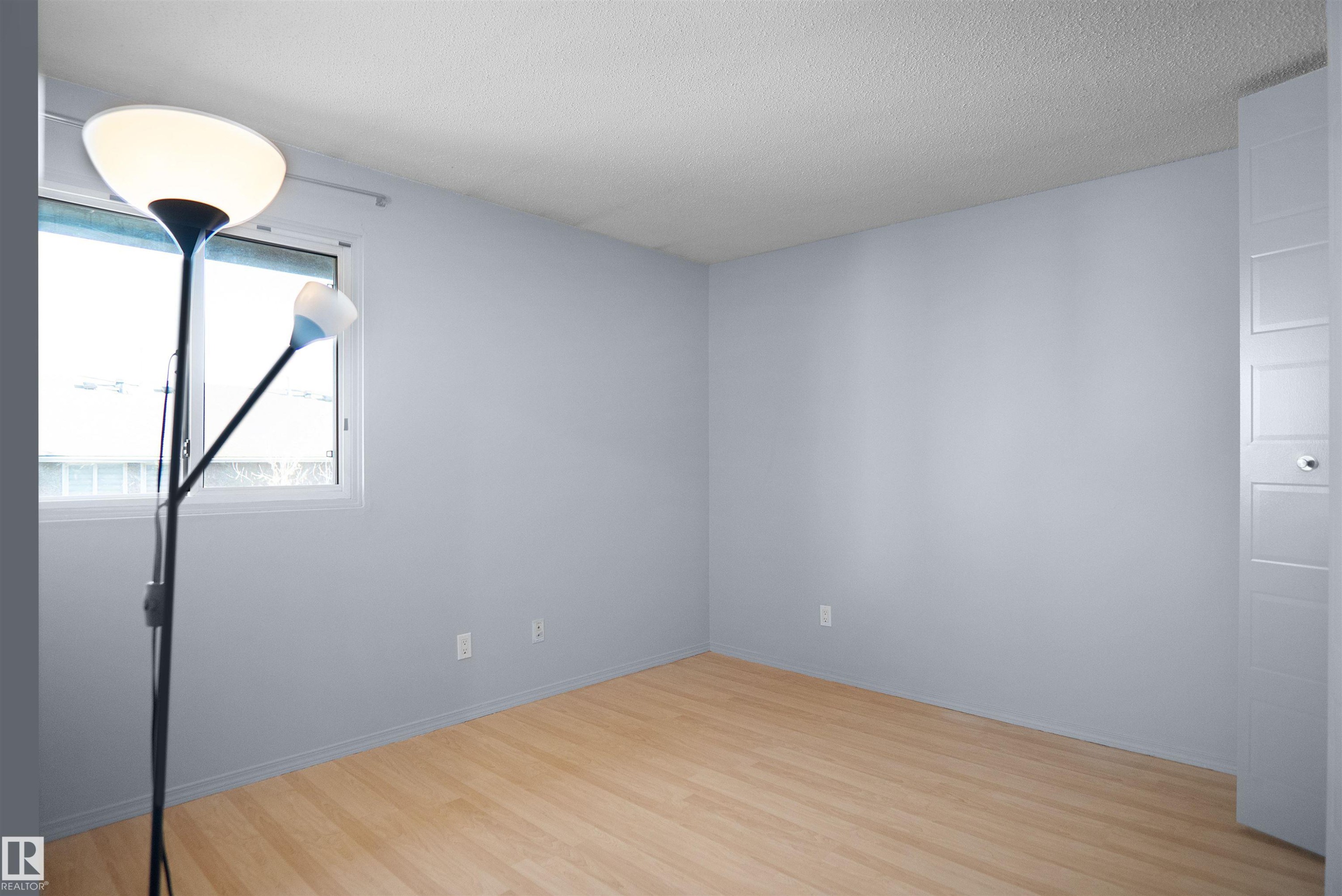 887 Abbottsfield Road Nw, Edmonton, AB - Indoor Photo Showing Other Room