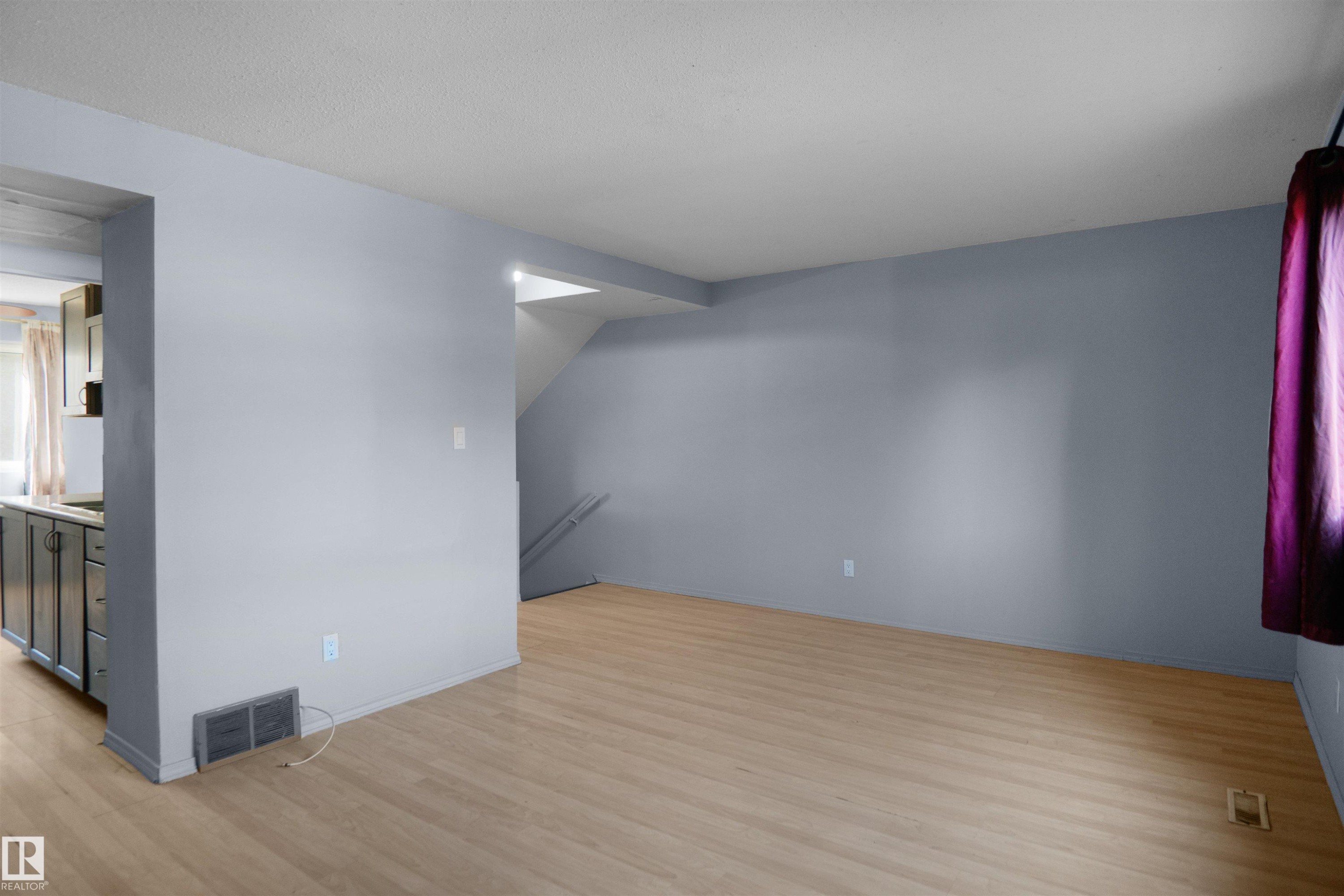 887 Abbottsfield Road Nw, Edmonton, AB - Indoor Photo Showing Other Room