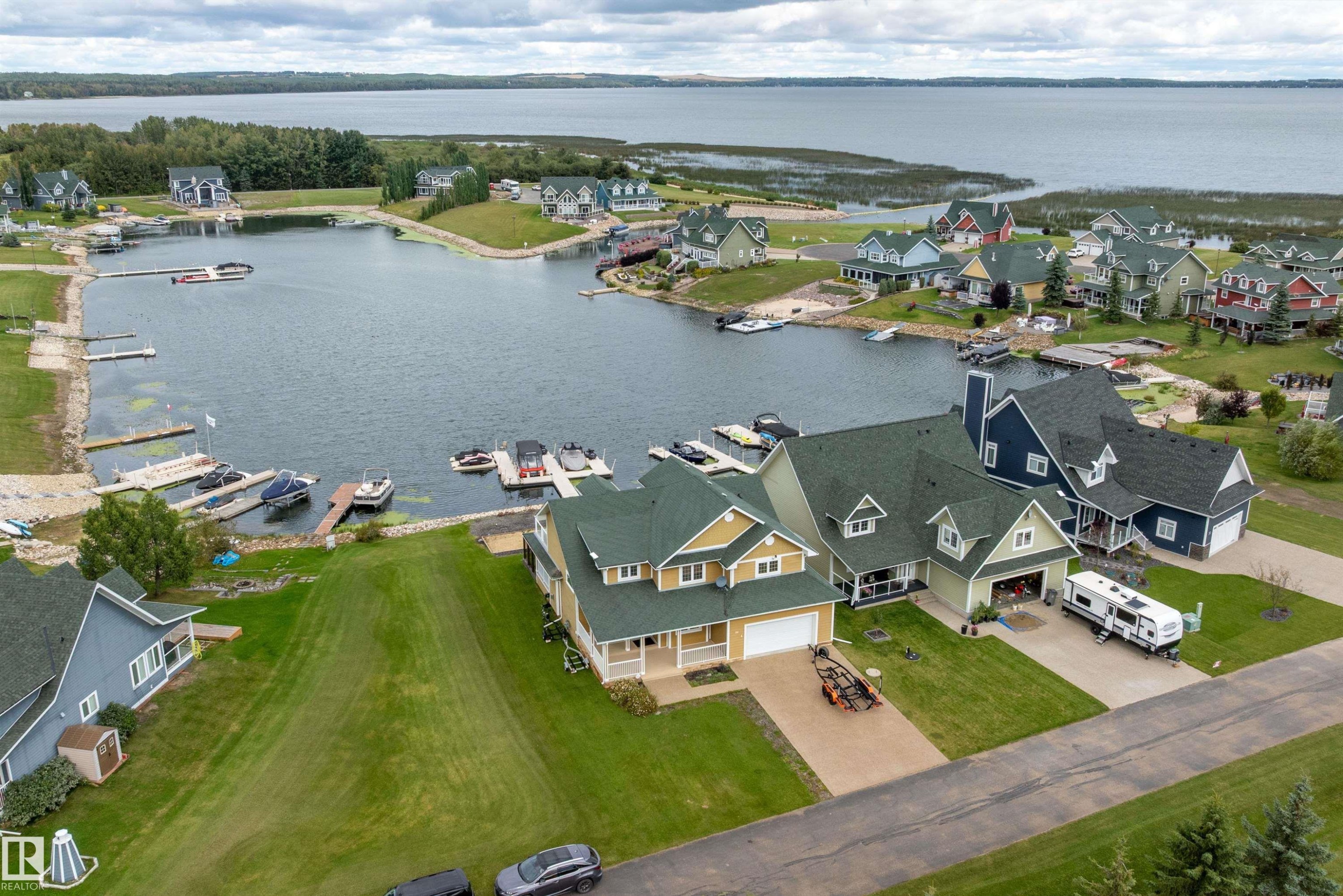 36 Sunset Harbour, Rural Wetaskiwin County, AB