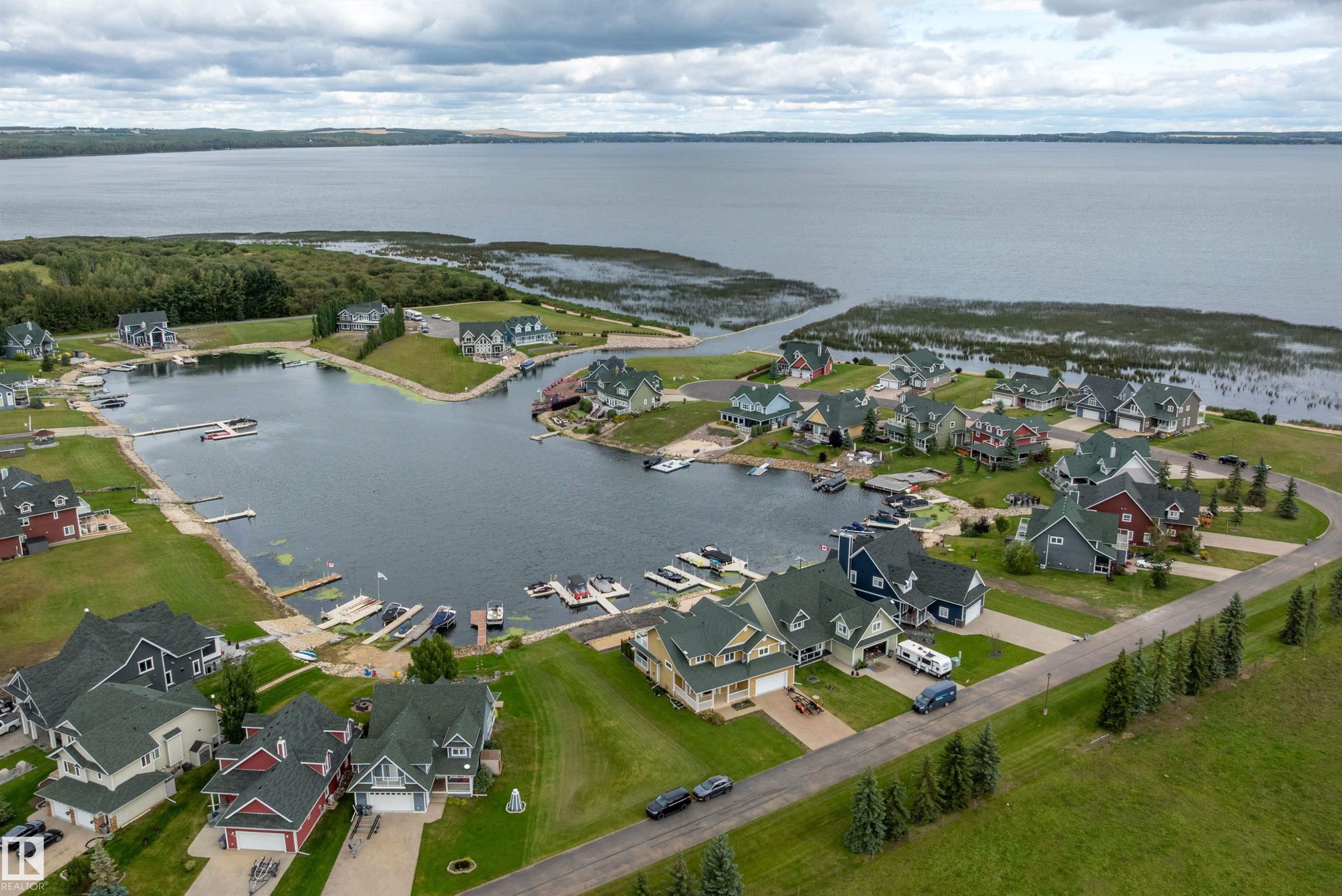 36 Sunset Harbour, Rural Wetaskiwin County, AB