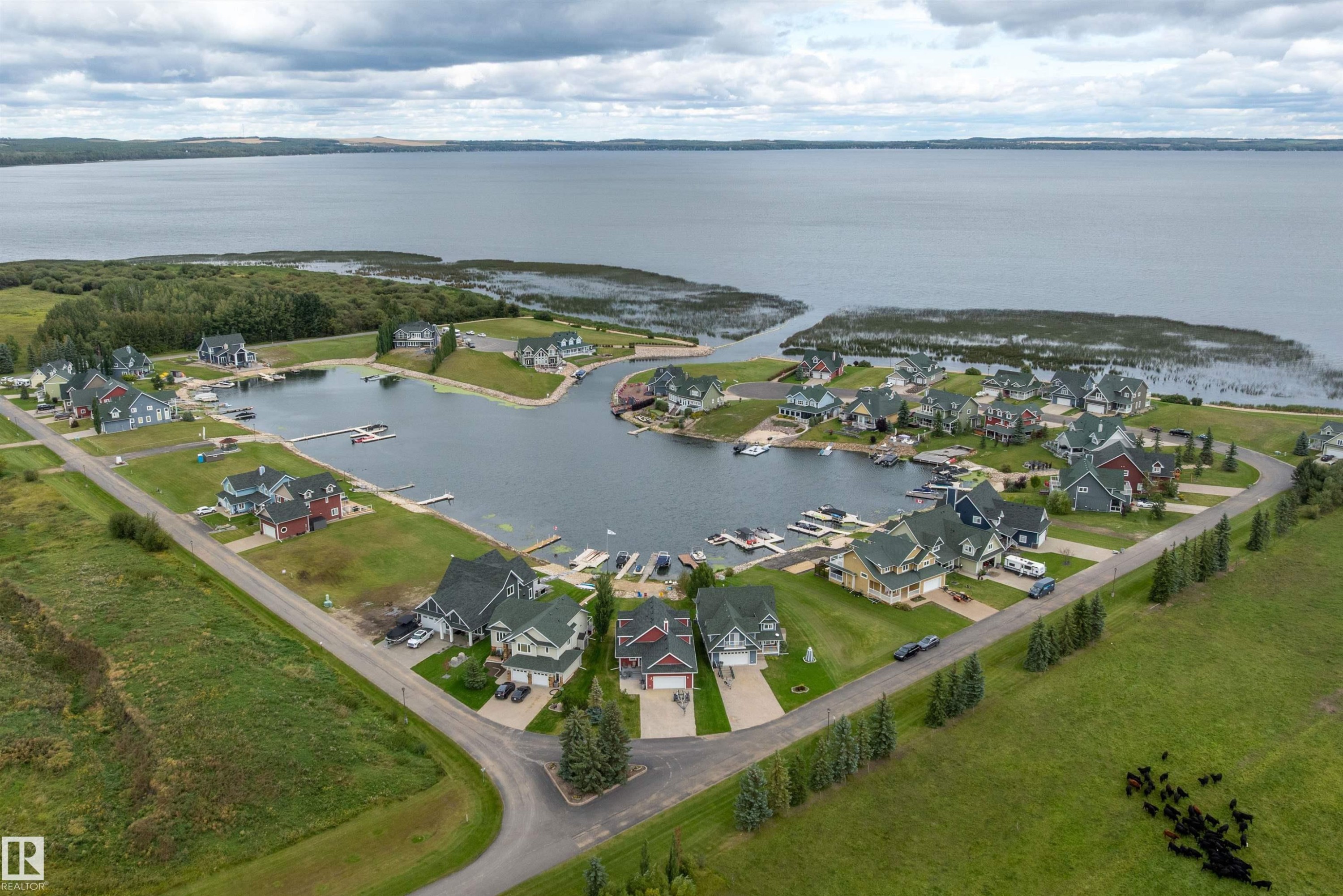 36 Sunset Harbour, Rural Wetaskiwin County, AB