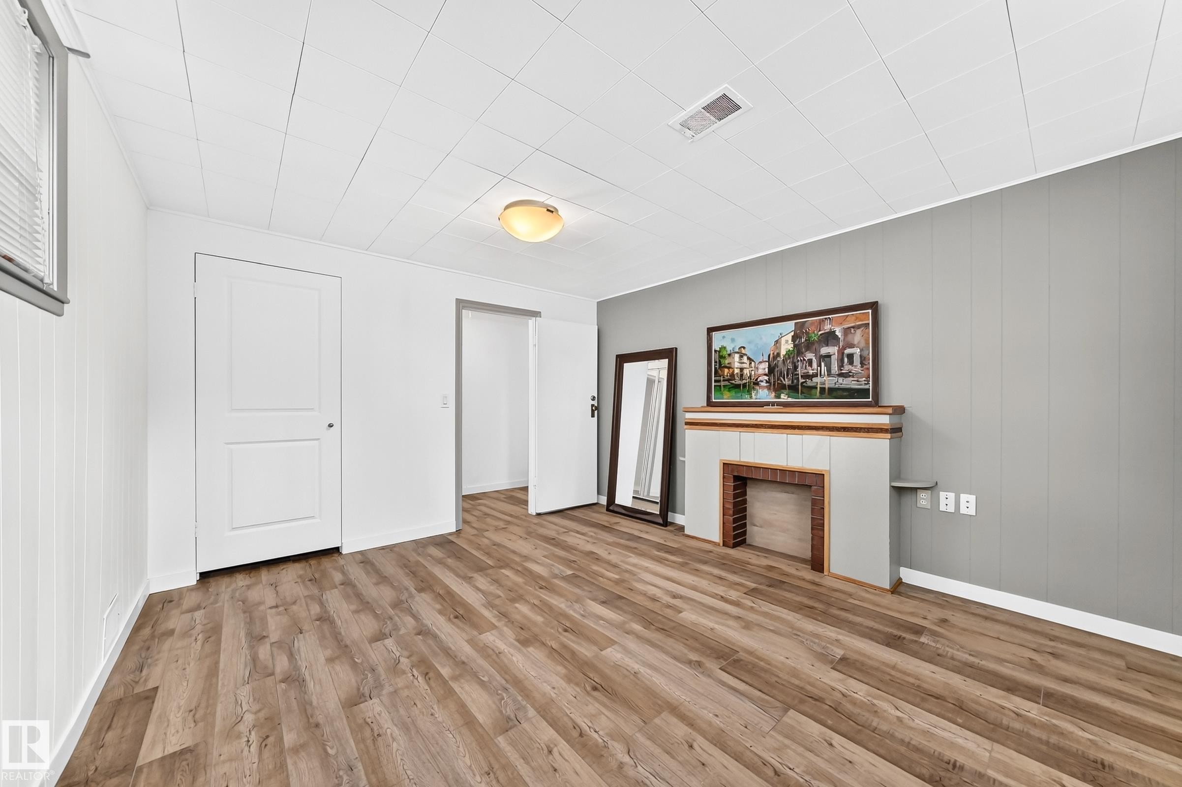 Basement area - Bedroom / Living Room - 12045 64 Street Nw, Edmonton, AB