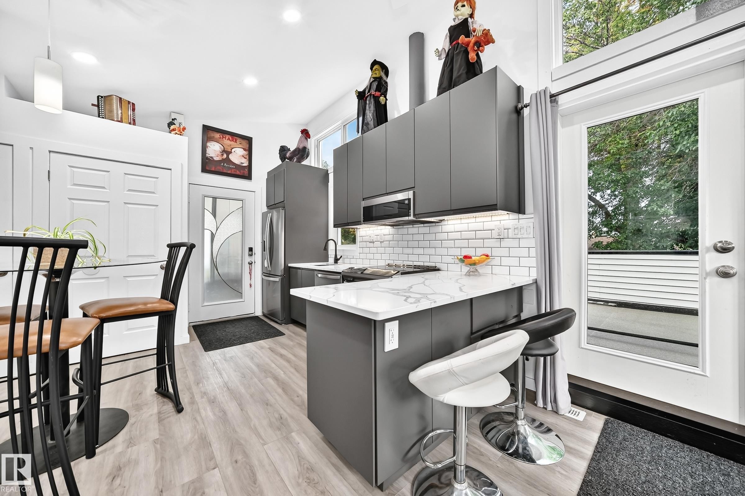 Garden Suite Kitchen - 12045 64 Street Nw, Edmonton, AB