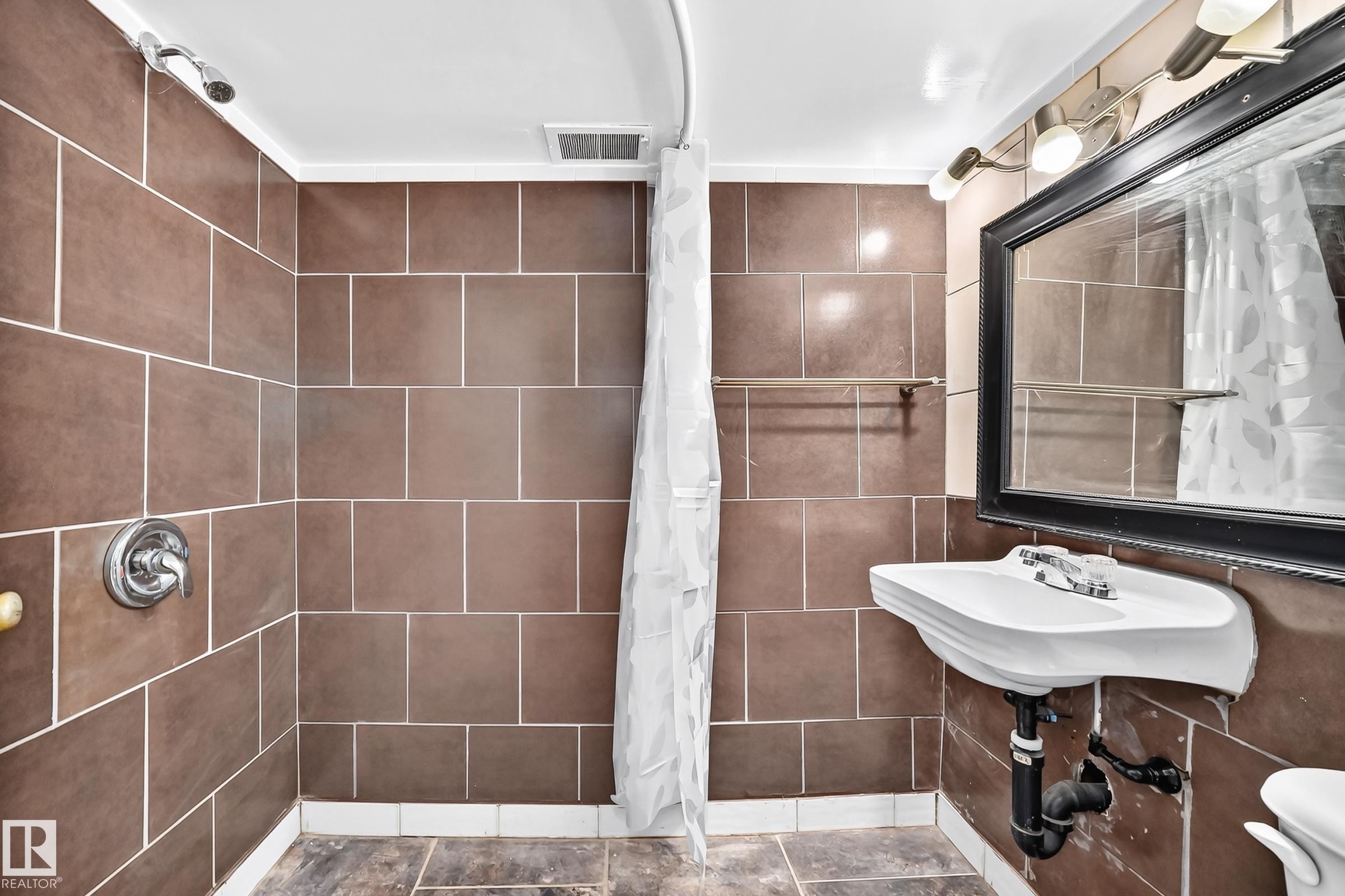 3 Piece Bathroom in Basement - 12045 64 Street Nw, Edmonton, AB