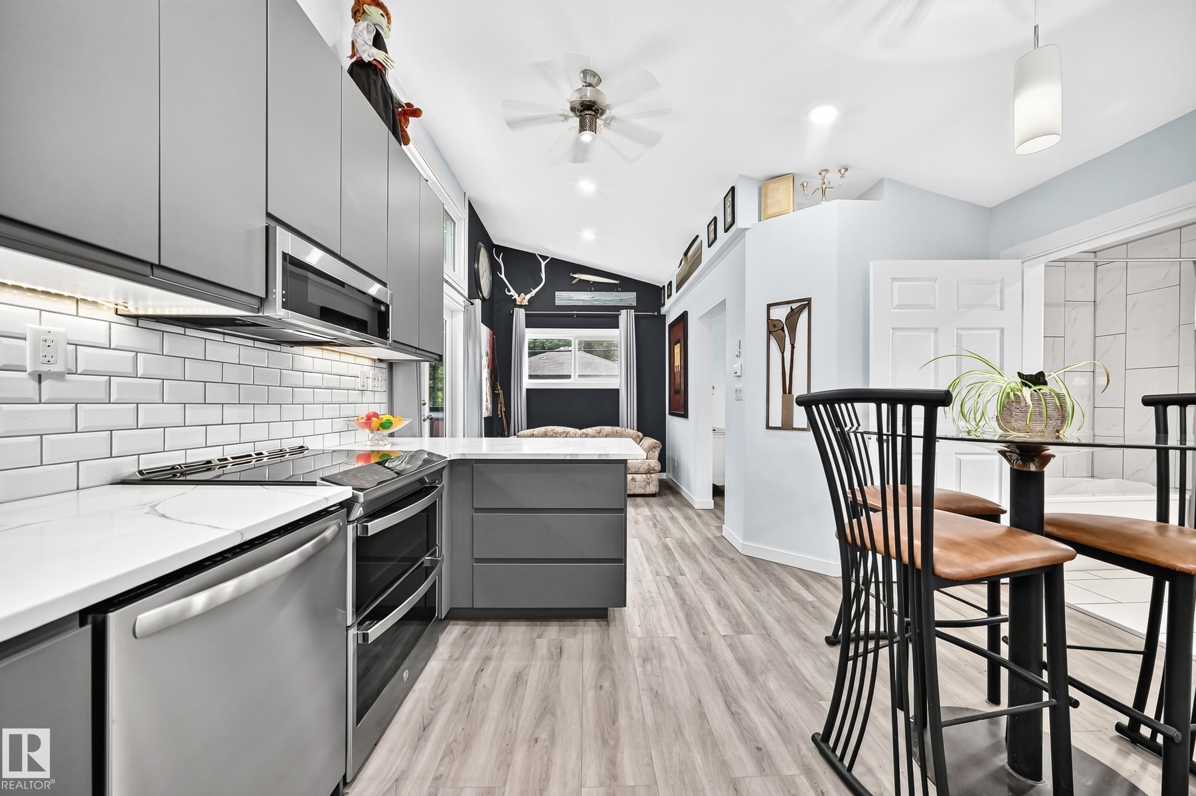 Garden Suite Kitchen - 12045 64 Street Nw, Edmonton, AB