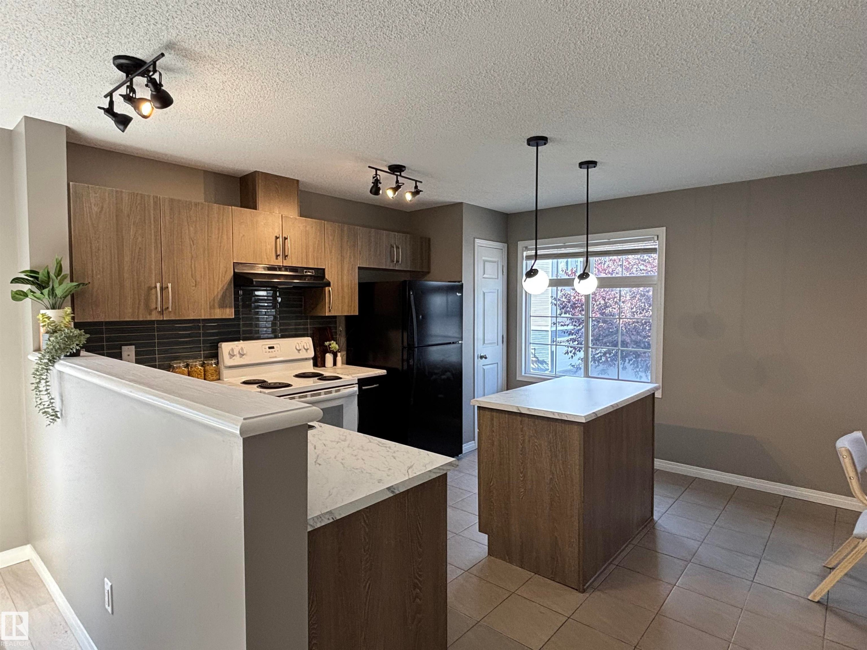 #49 9151 Shaw Wy Sw, Edmonton, AB