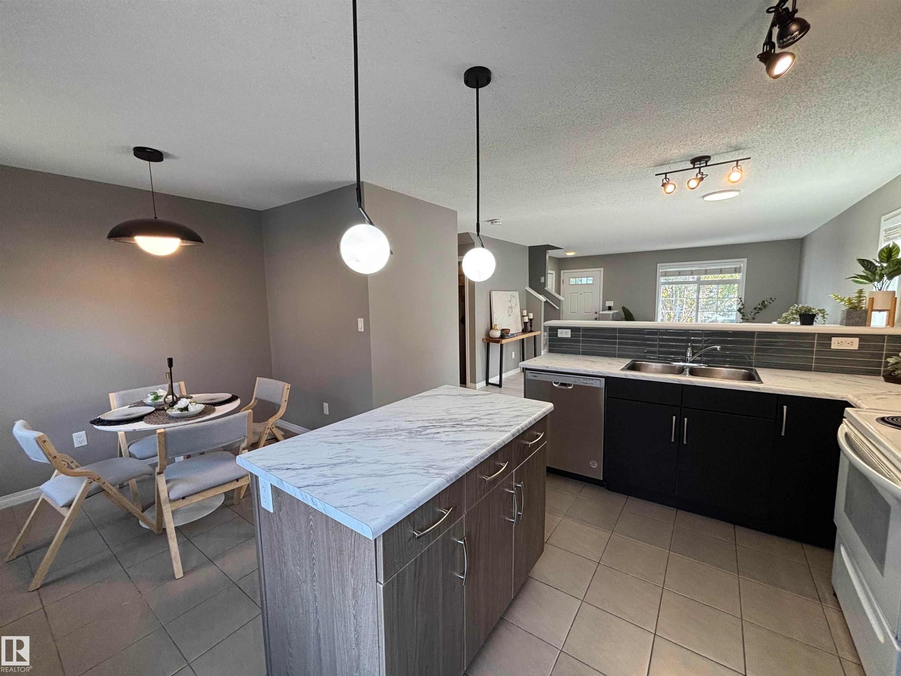 #49 9151 Shaw Wy Sw, Edmonton, AB