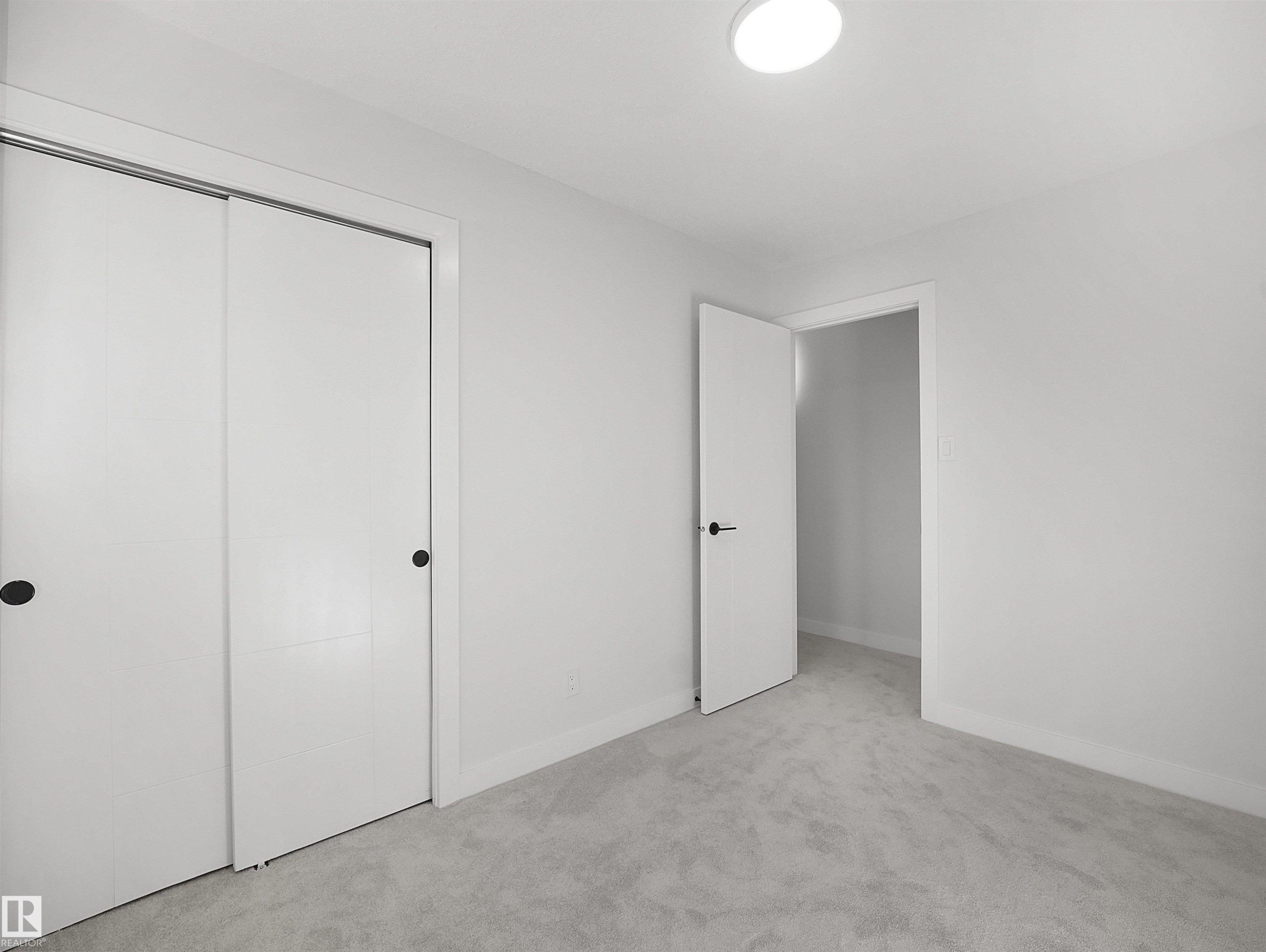 Soft grey carpeting - 12C Twin Terrace Nw, Edmonton, AB