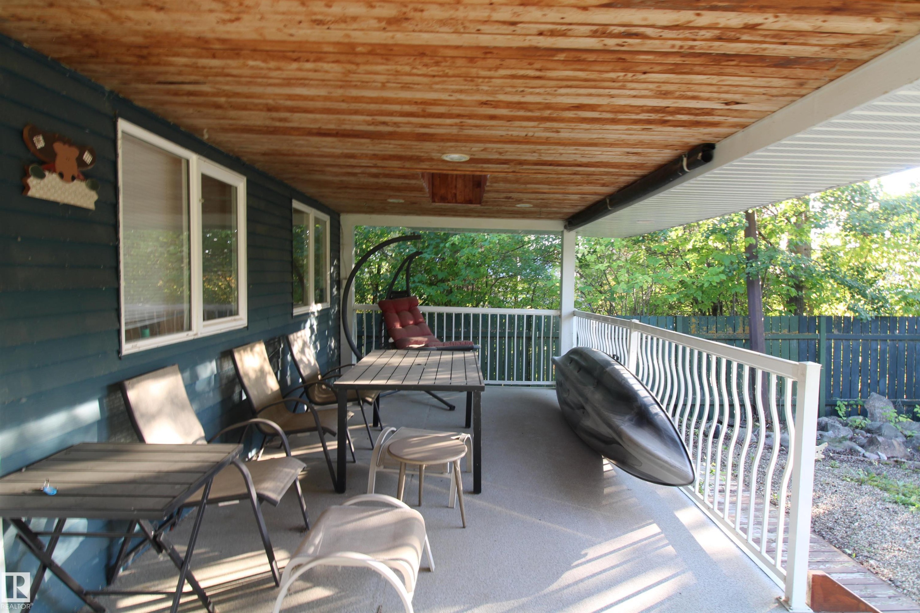 952 9 Street, Rural Lac Ste. Anne County, AB