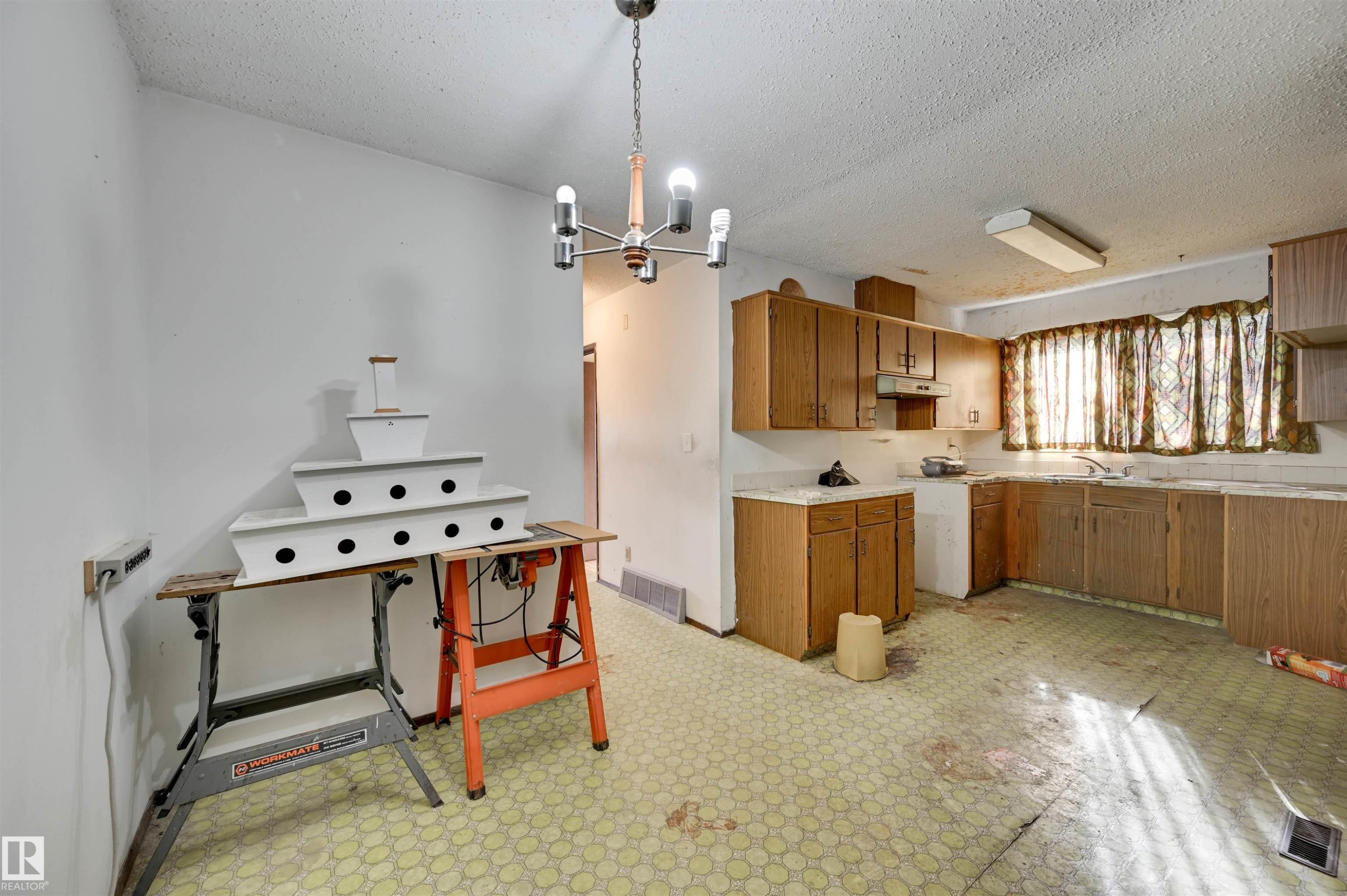 3813 134 Avenue Nw, Edmonton, AB