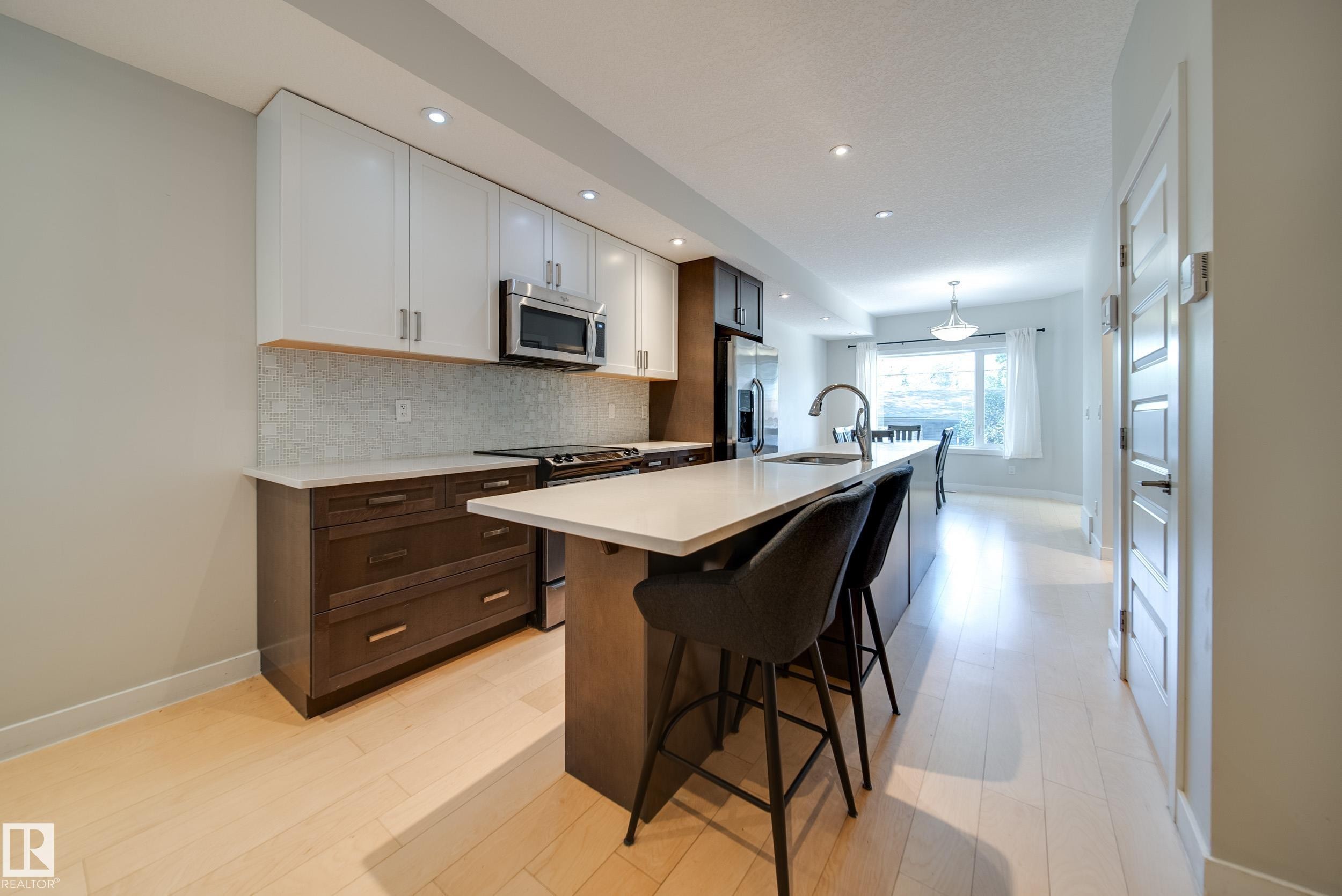 10328 83 Street Nw, Edmonton, AB