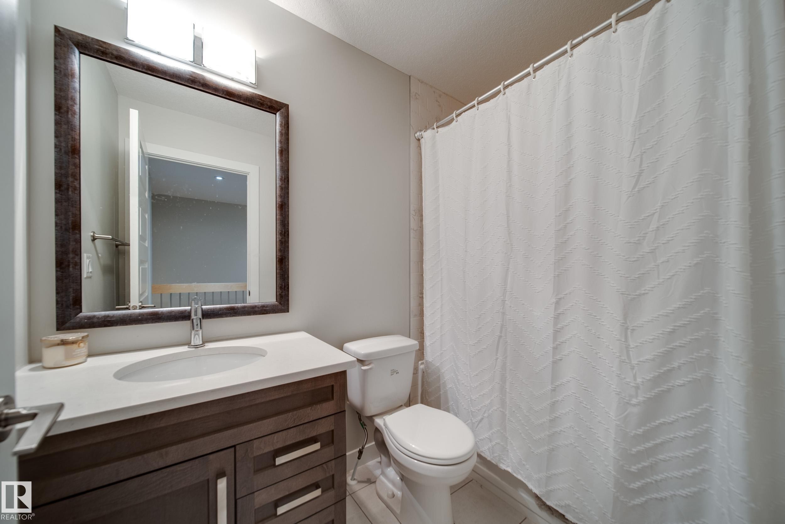 10328 83 Street Nw, Edmonton, AB