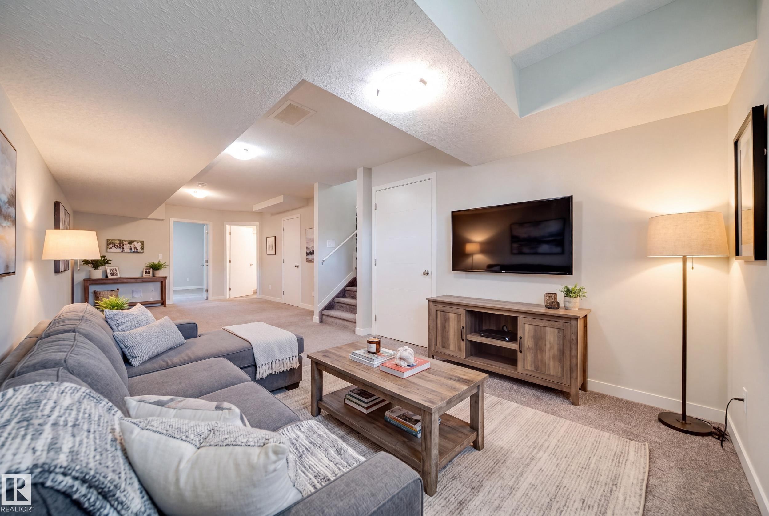 10328 83 Street Nw, Edmonton, AB