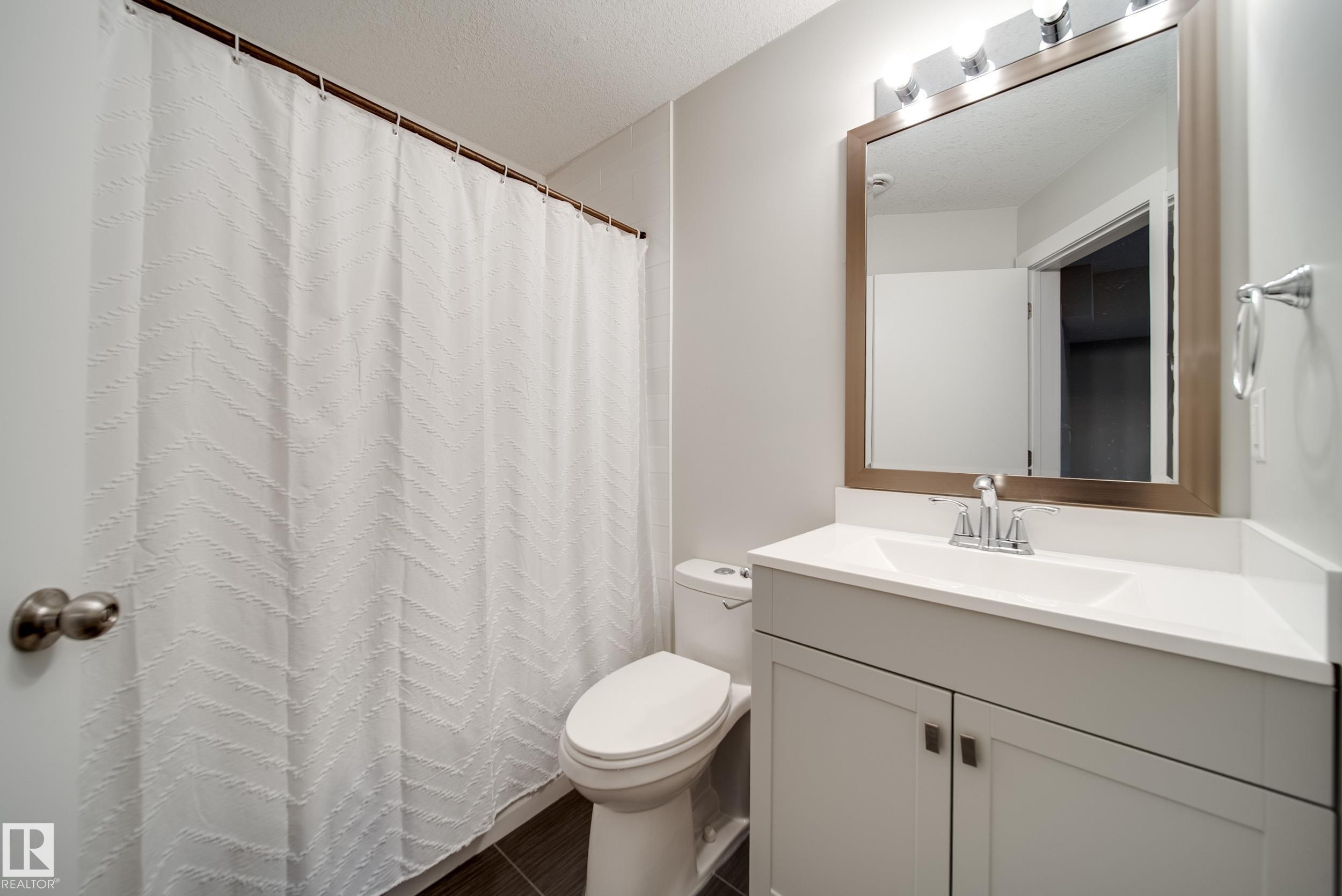 10328 83 Street Nw, Edmonton, AB