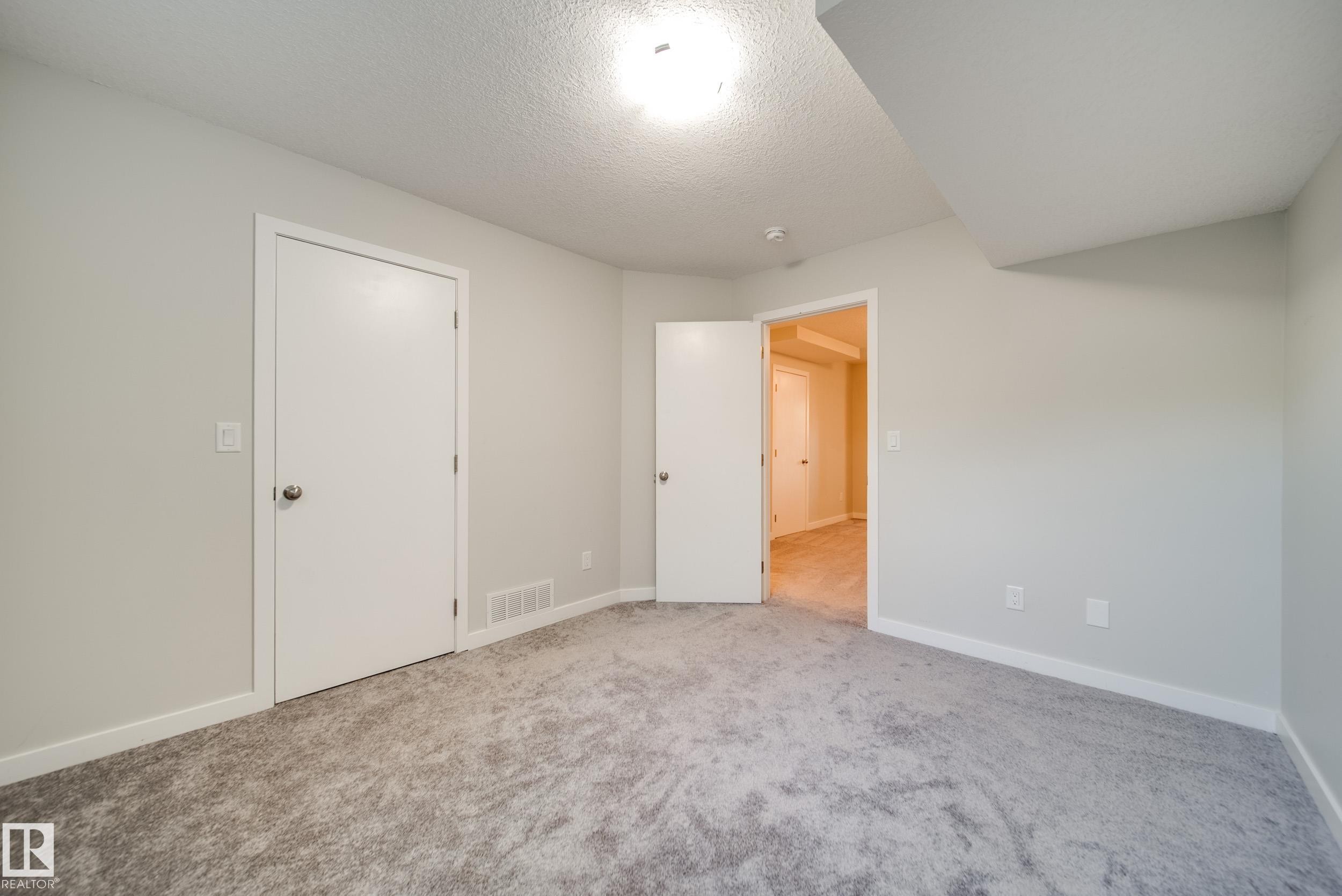 10328 83 Street Nw, Edmonton, AB