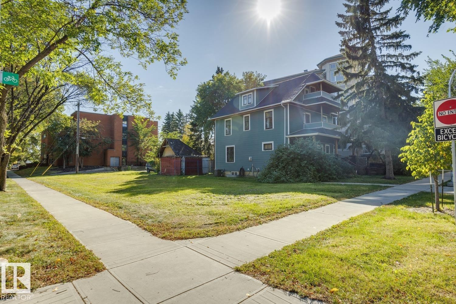 8925 100 Street Nw, Edmonton, AB