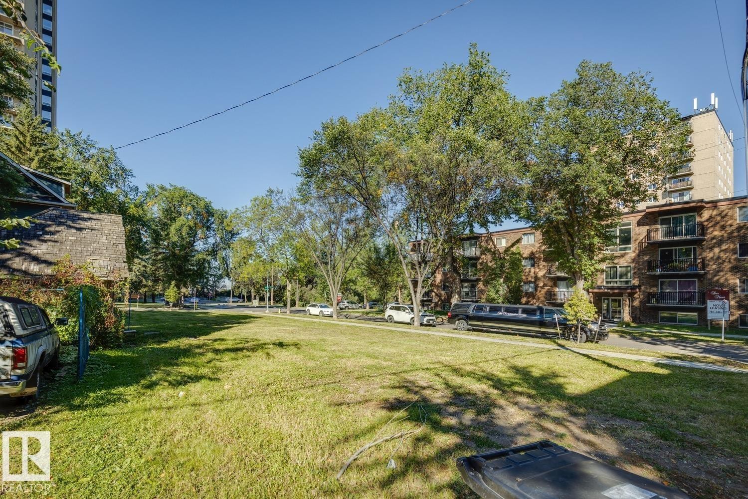 8925 100 Street Nw, Edmonton, AB