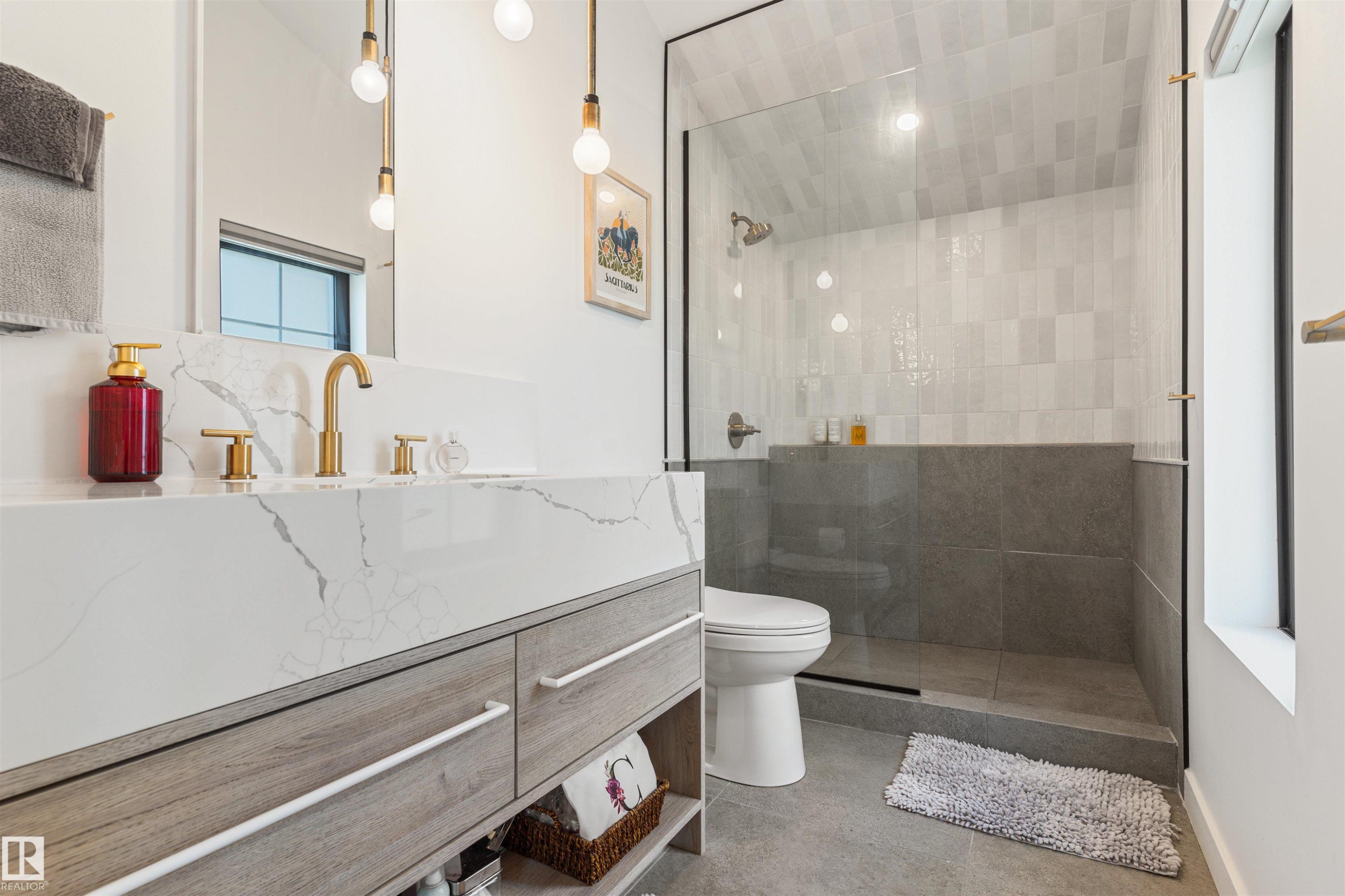 9342 74 Avenue Nw, Edmonton, AB