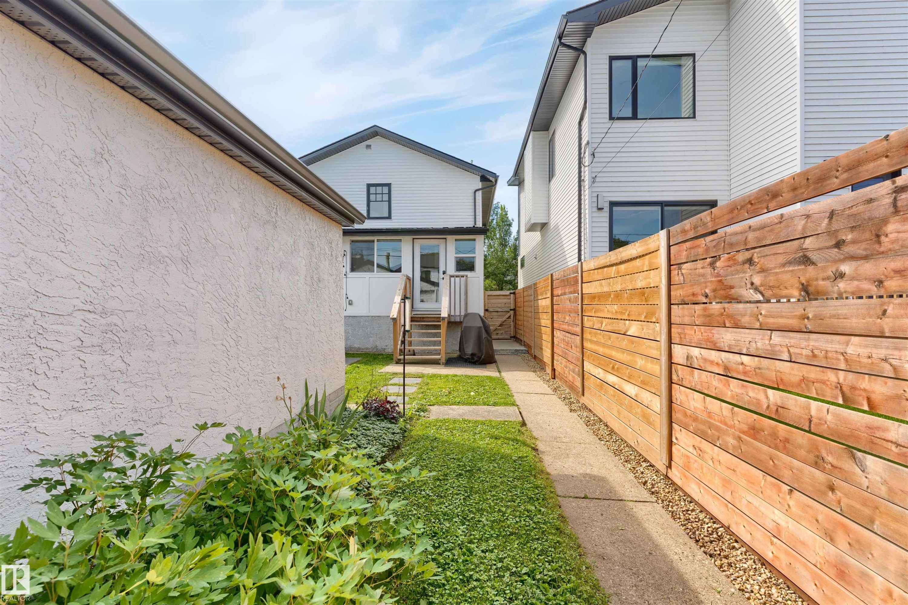 9342 74 Avenue Nw, Edmonton, AB