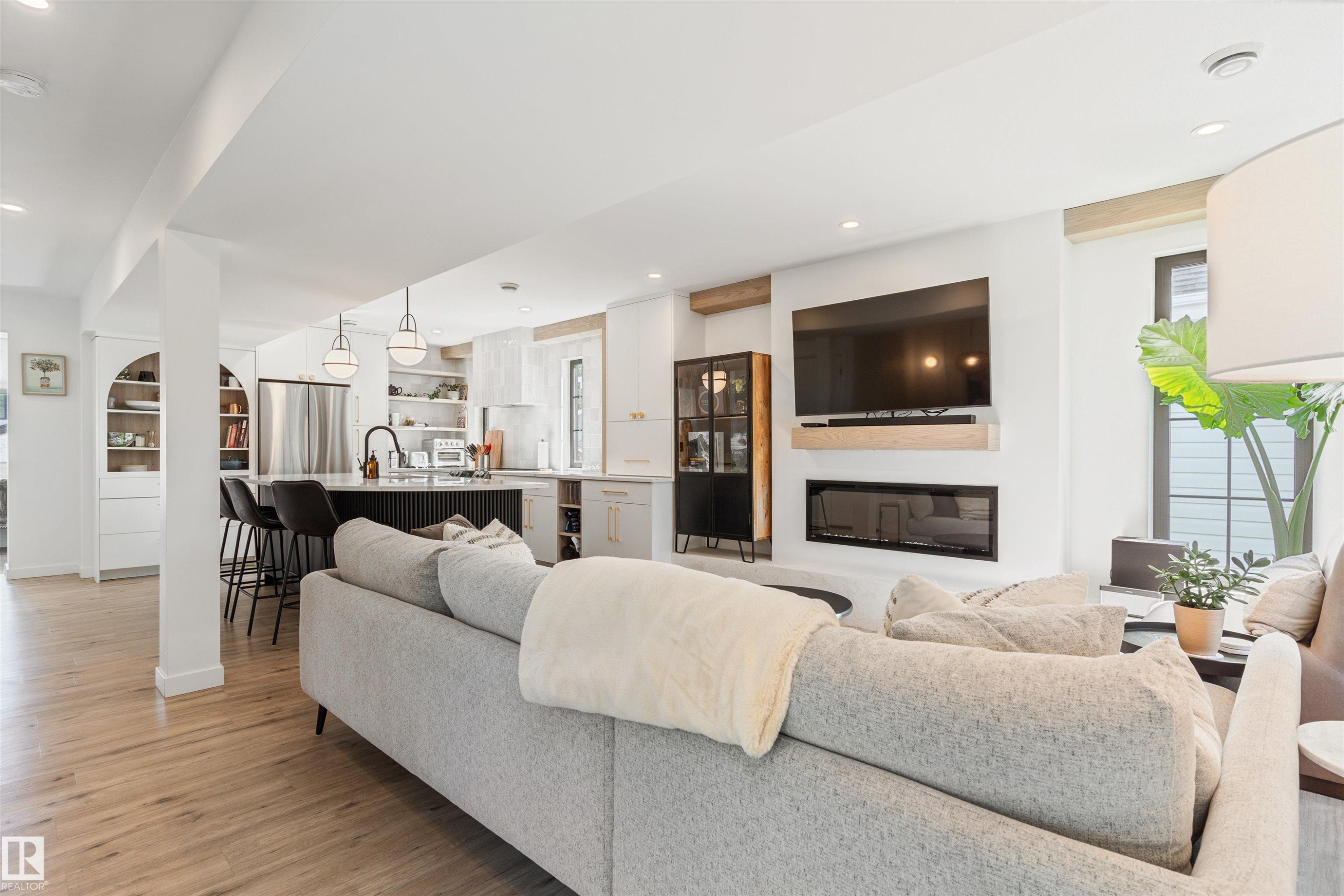 9342 74 Avenue Nw, Edmonton, AB