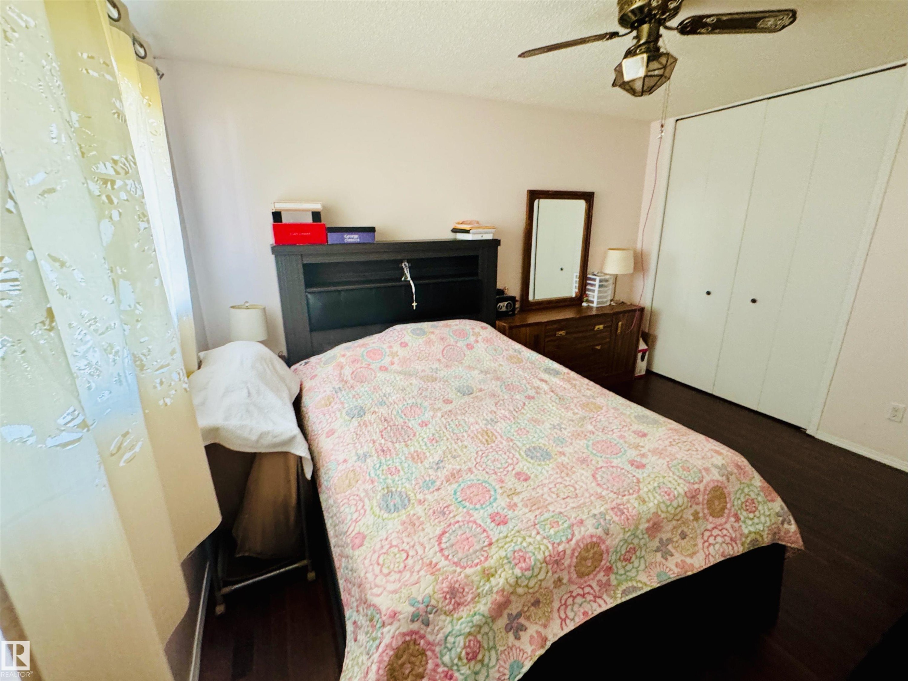 4210 48 Avenue, St. Paul Town, AB - Indoor Photo Showing Bedroom