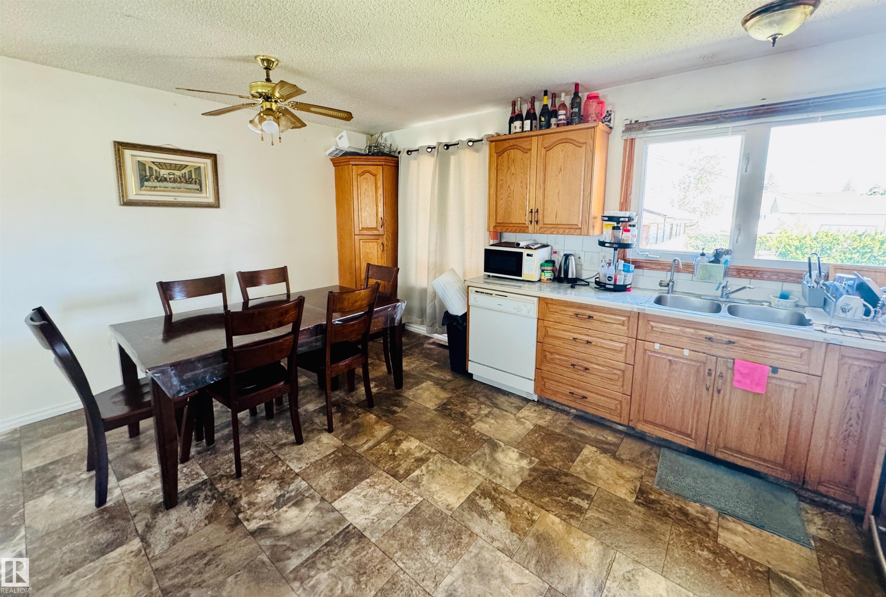 4210 48 Avenue, St. Paul Town, AB - Indoor