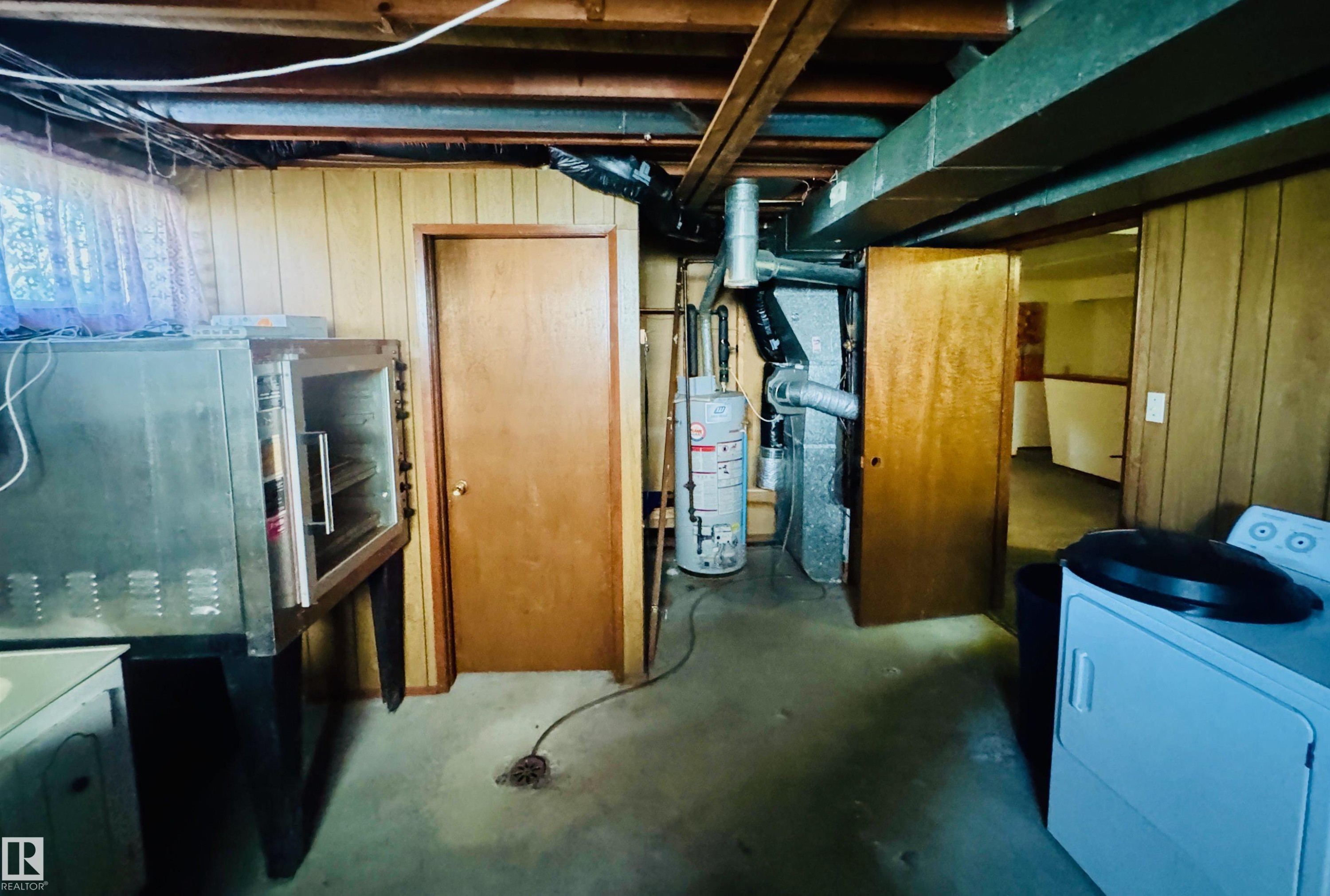 4210 48 Avenue, St. Paul Town, AB - Indoor