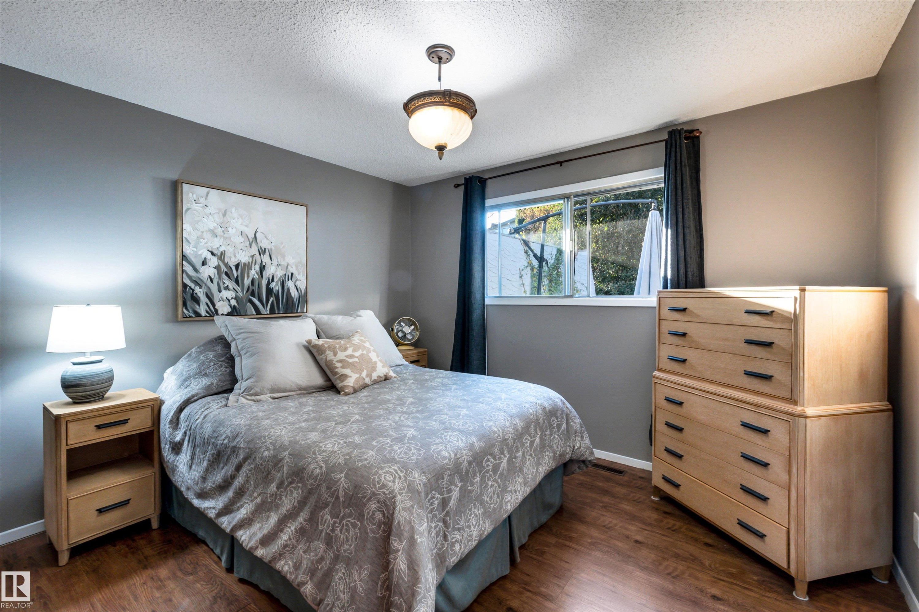 10332 29 Street Nw, Edmonton, AB