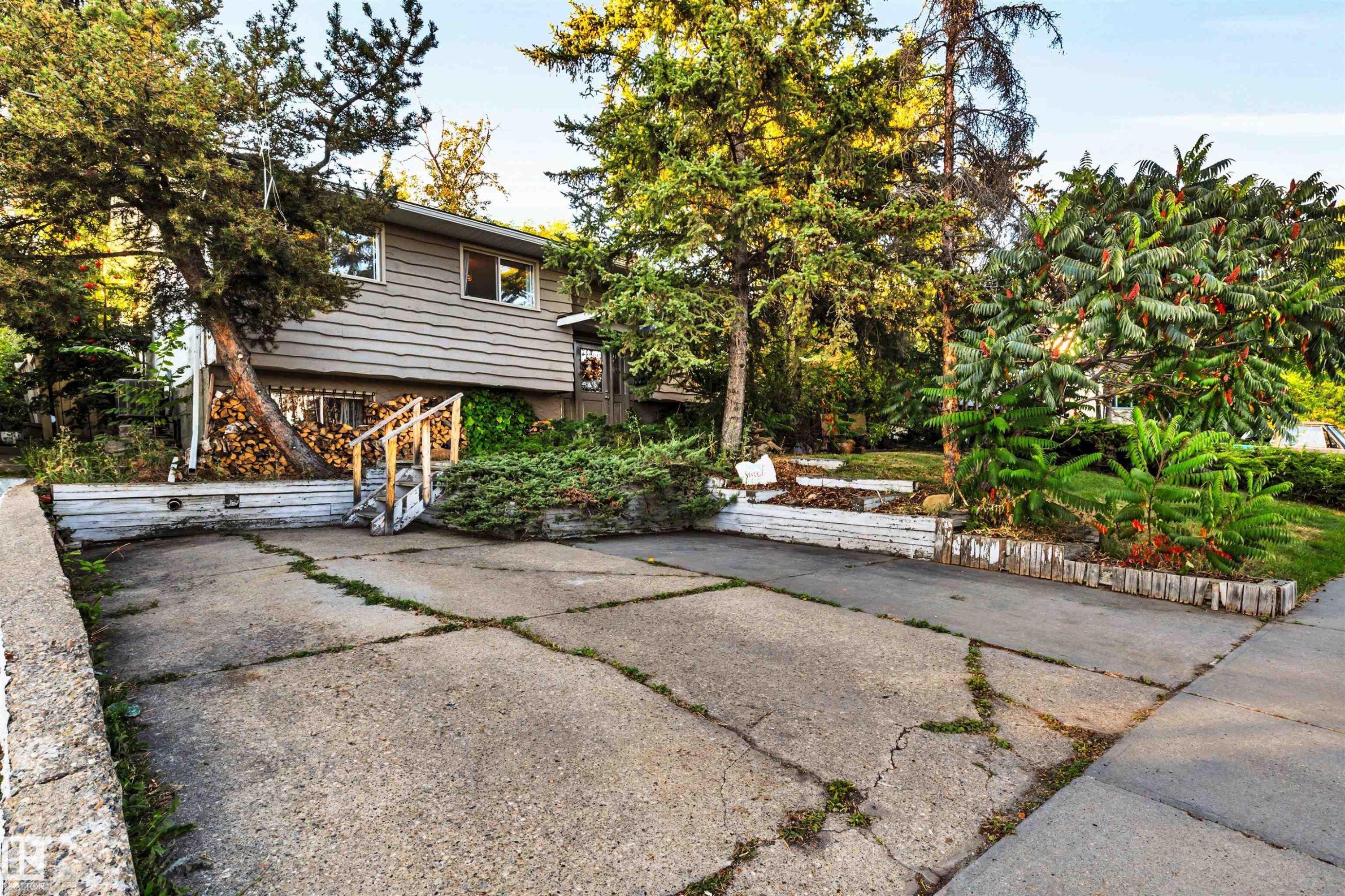10332 29 Street Nw, Edmonton, AB