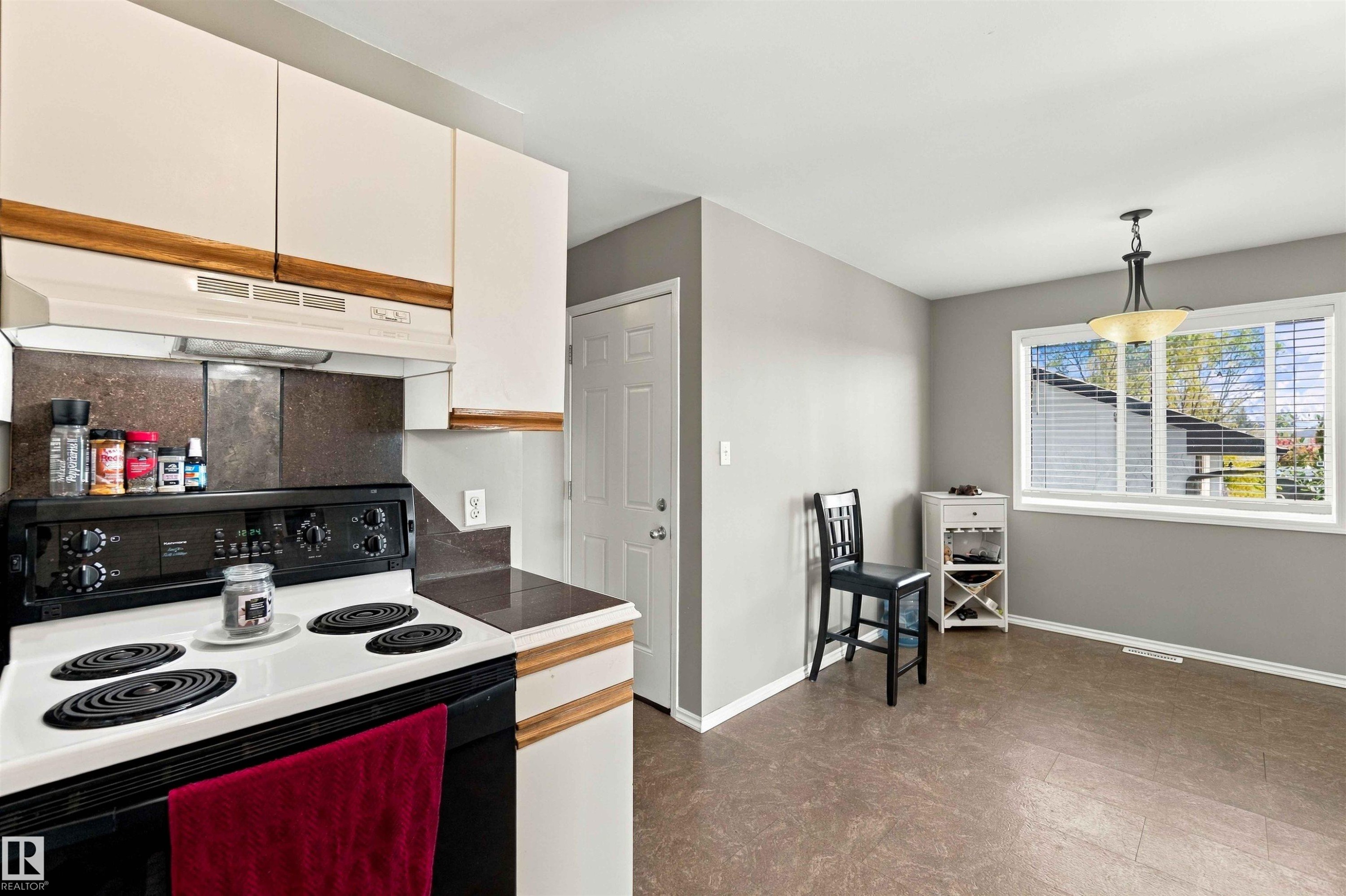 5234 51 Avenue, Wabamun, AB